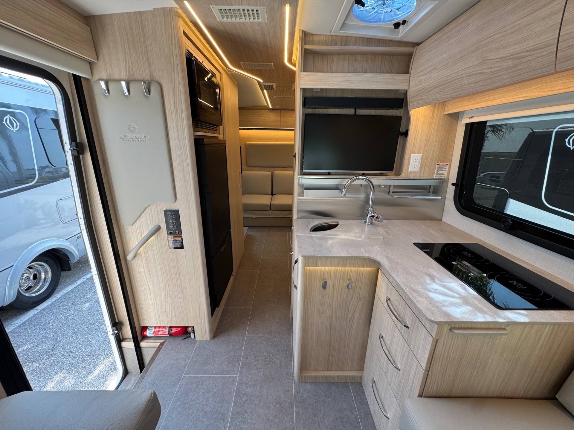 2026 Leisure Travel Vans 2026 Leisure Travel Vans Wonder - thumbnail 7