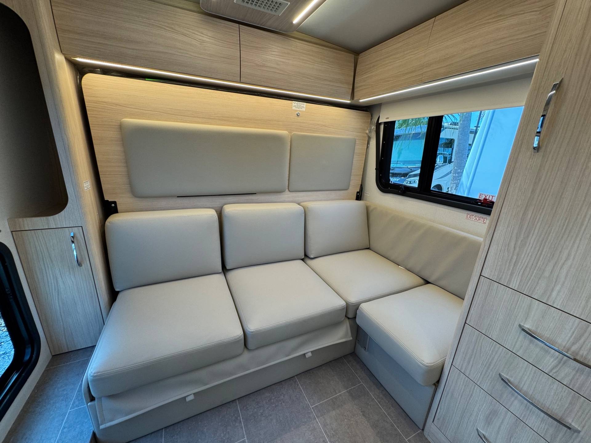 2026 Leisure Travel Vans 2026 Leisure Travel Vans Wonder - thumbnail 15