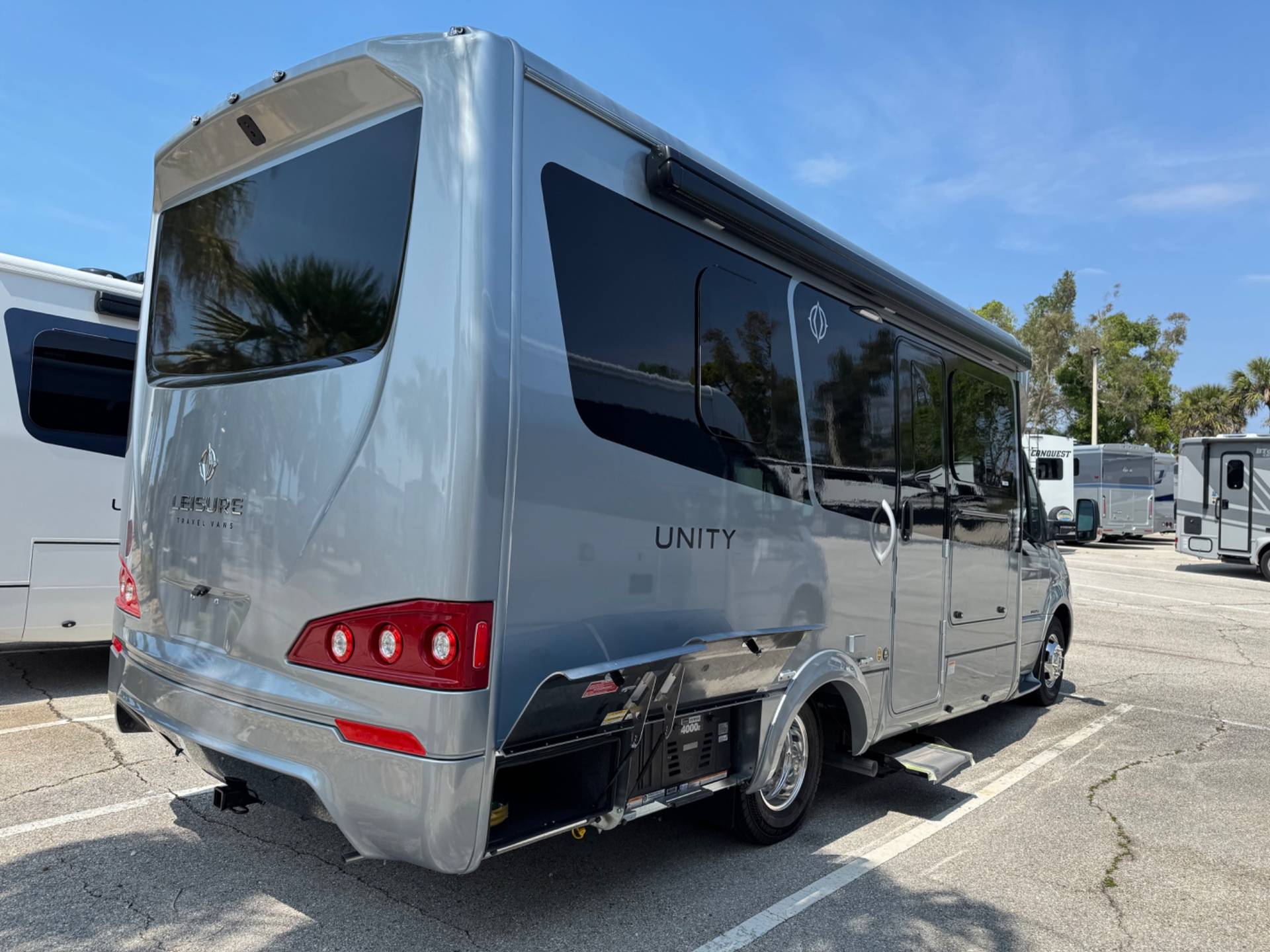 2026 Leisure Travel Vans 2026 Leisure Travel Vans Unity - thumbnail 4