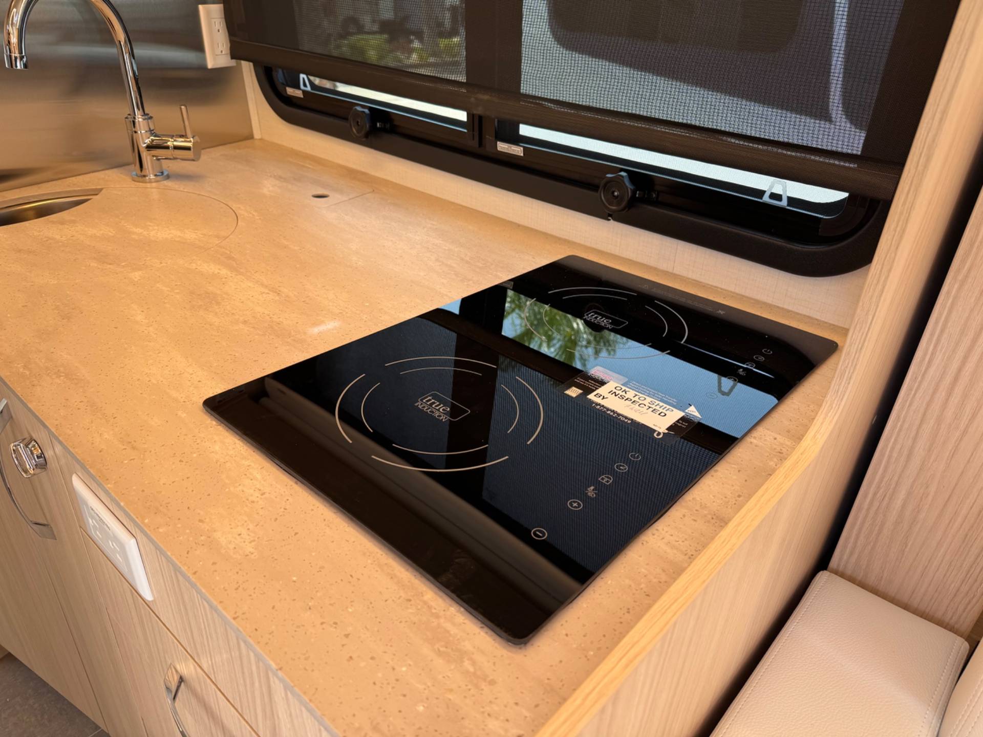 2026 Leisure Travel Vans 2026 Leisure Travel Vans Unity - thumbnail 9