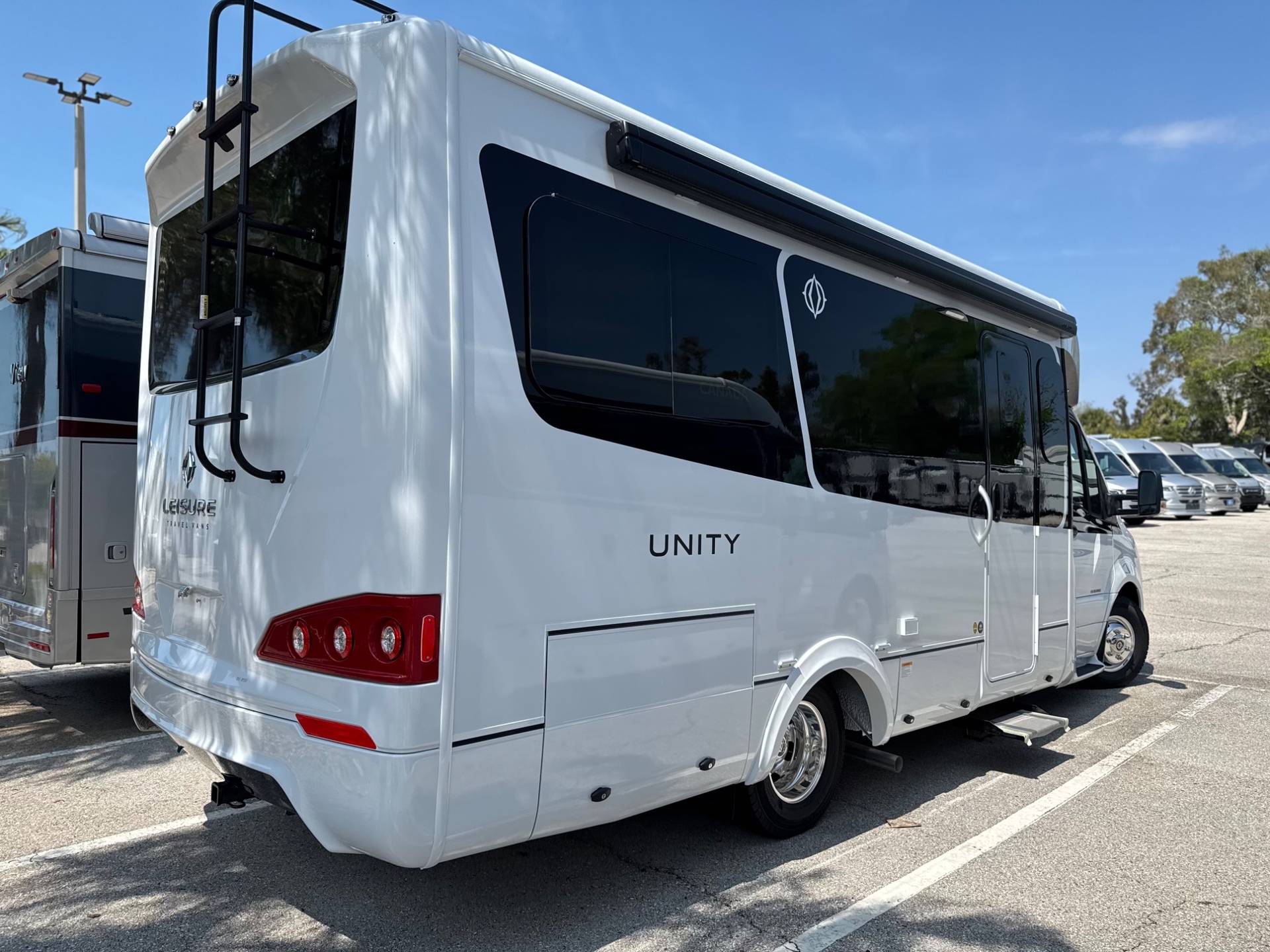 2026 Leisure Travel Vans 2026 Leisure Travel Vans Unity - thumbnail 5