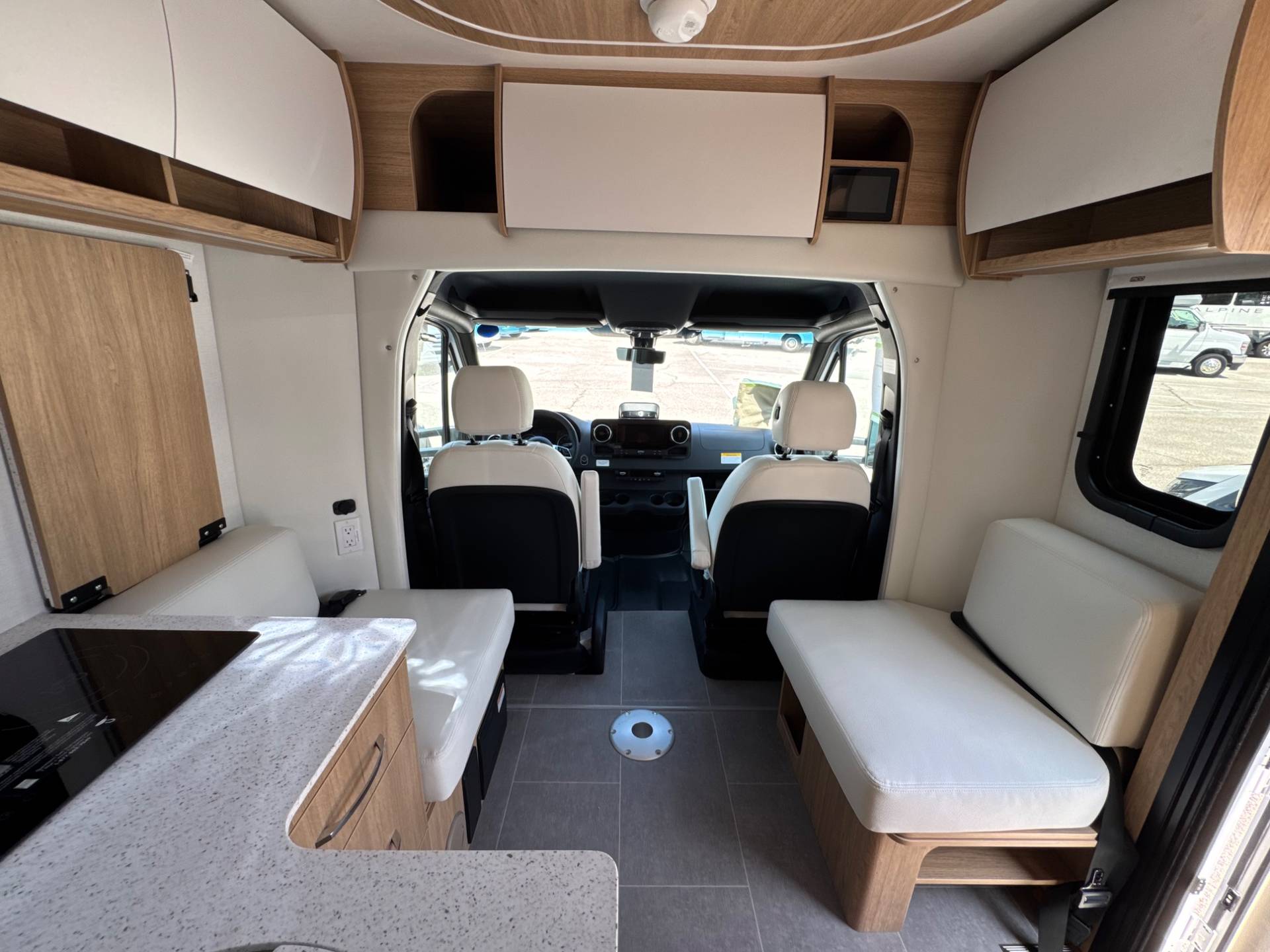 2026 Leisure Travel Vans 2026 Leisure Travel Vans Unity - thumbnail 7