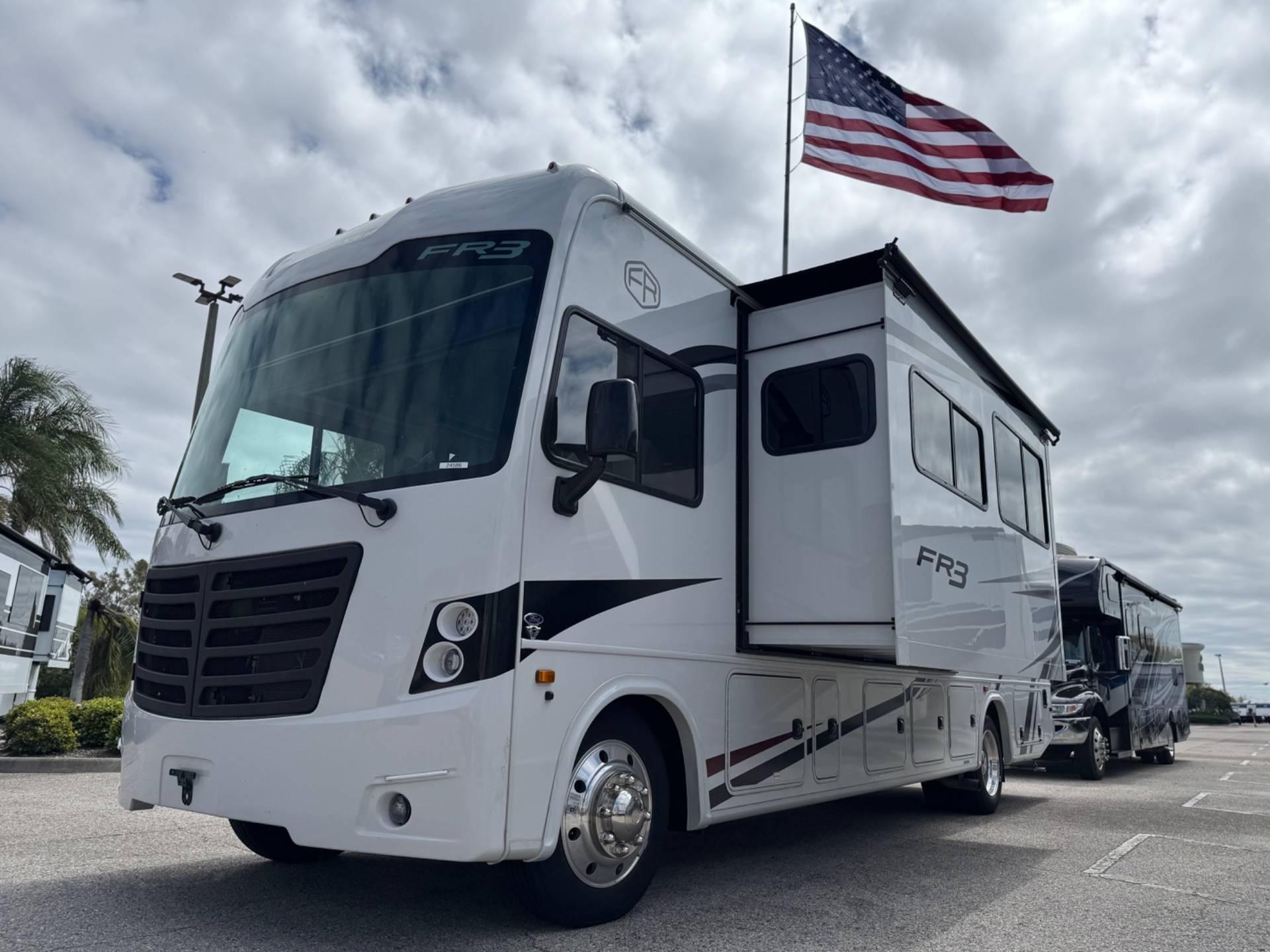 2026 Forest River 2026 Forest River FR3 - thumbnail 3