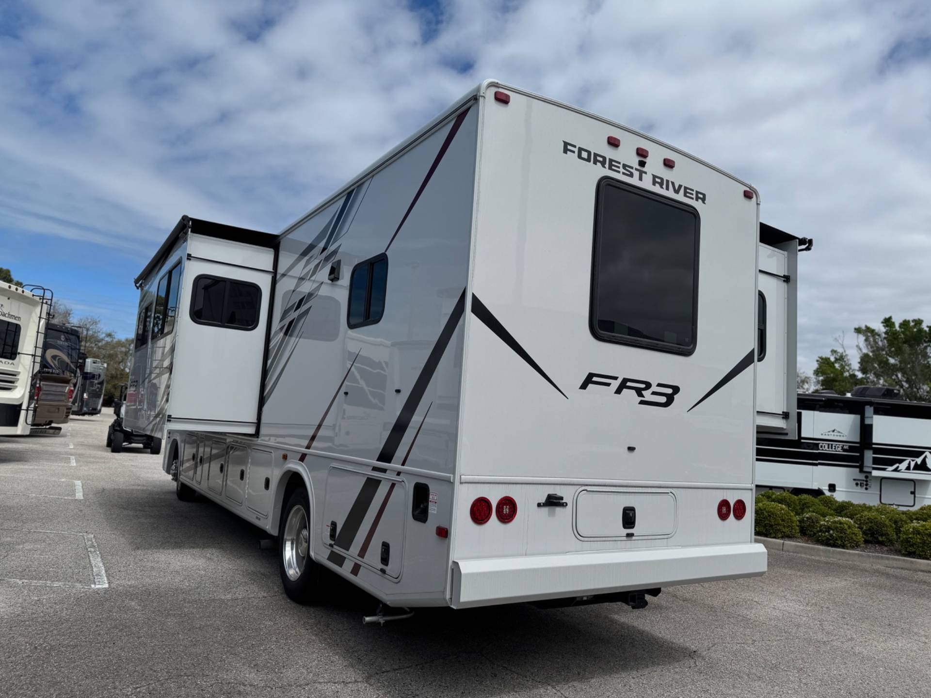 2026 Forest River 2026 Forest River FR3 - thumbnail 4