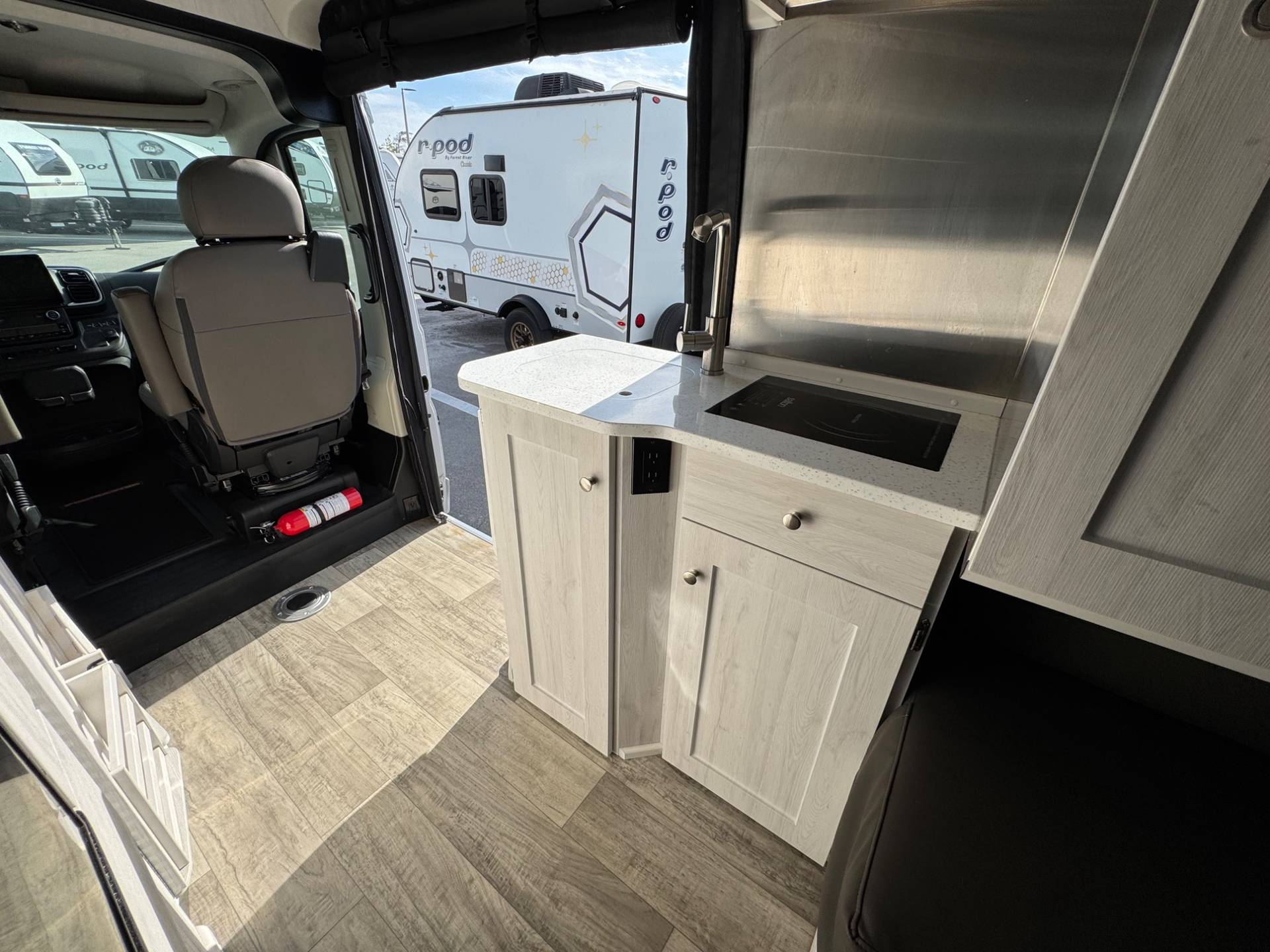 2023 Roadtrek 2023 Roadtrek Chase - thumbnail 8