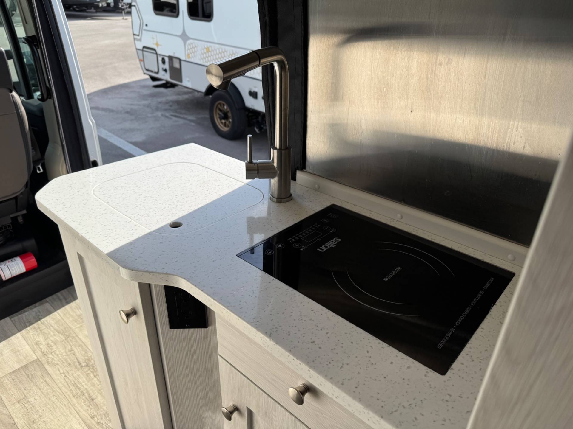 2023 Roadtrek 2023 Roadtrek Chase - thumbnail 9