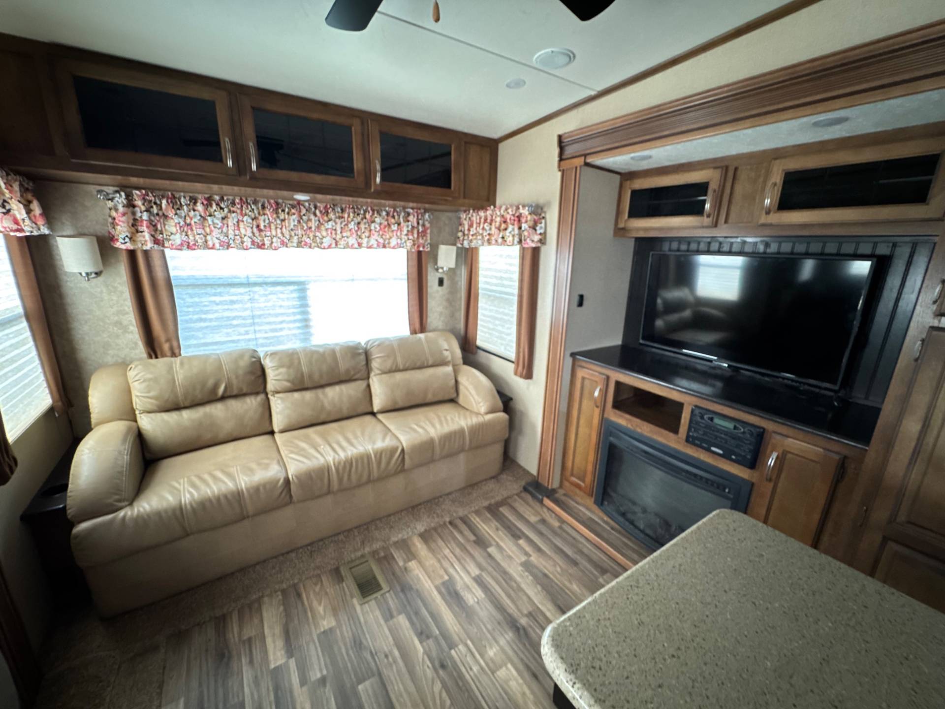 2016 Coachmen 2016 Coachmen Chaparral - thumbnail 12