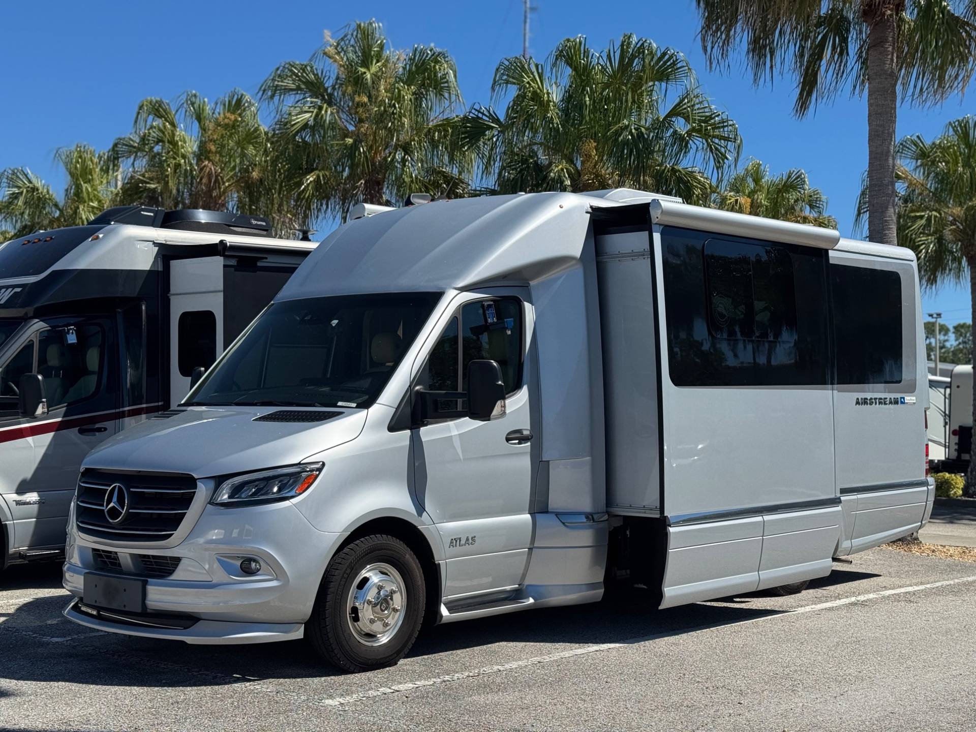 2022 Airstream 2022 Airstream Atlas - thumbnail 2