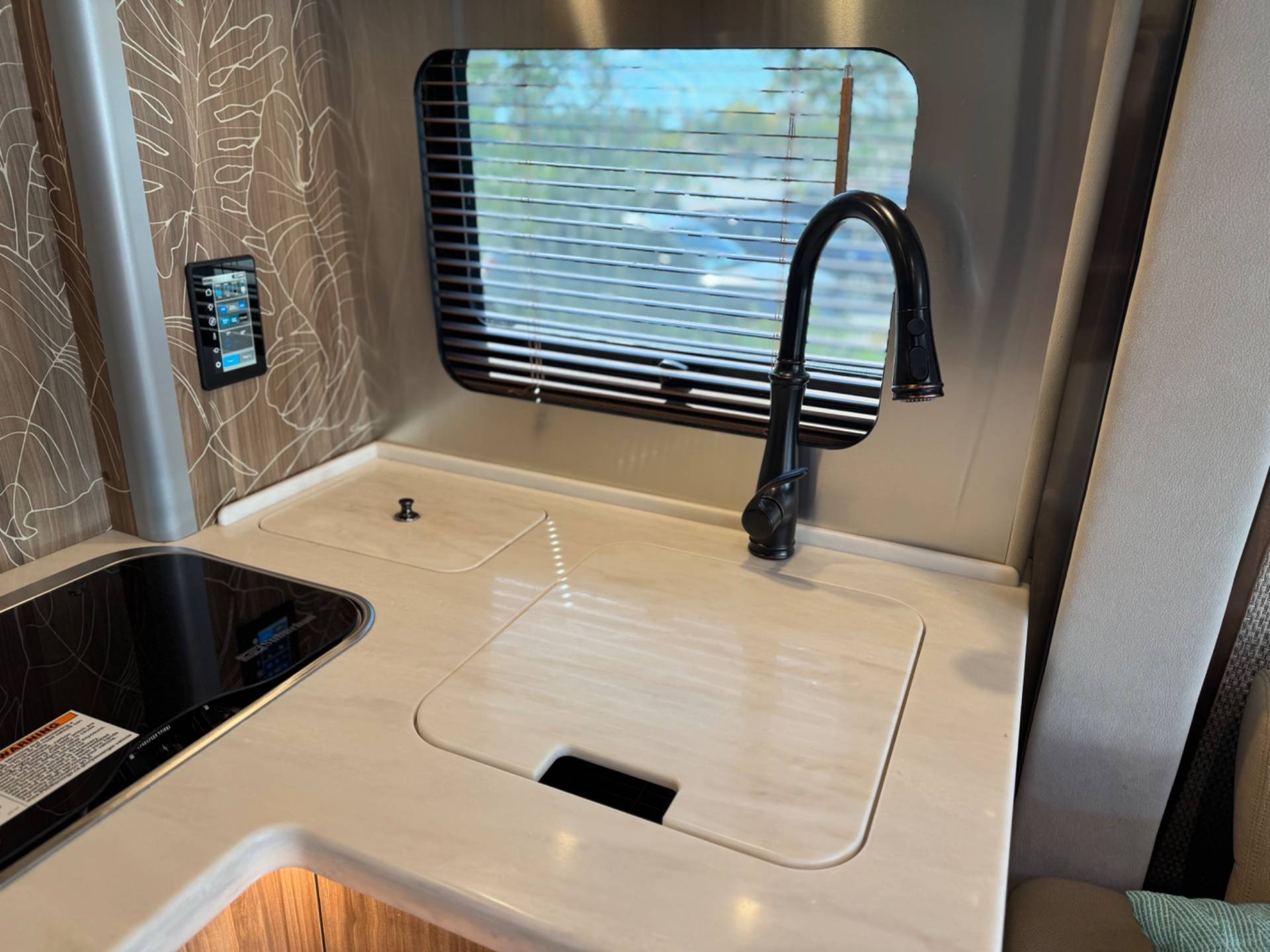 2022 Airstream 2022 Airstream Atlas - thumbnail 11