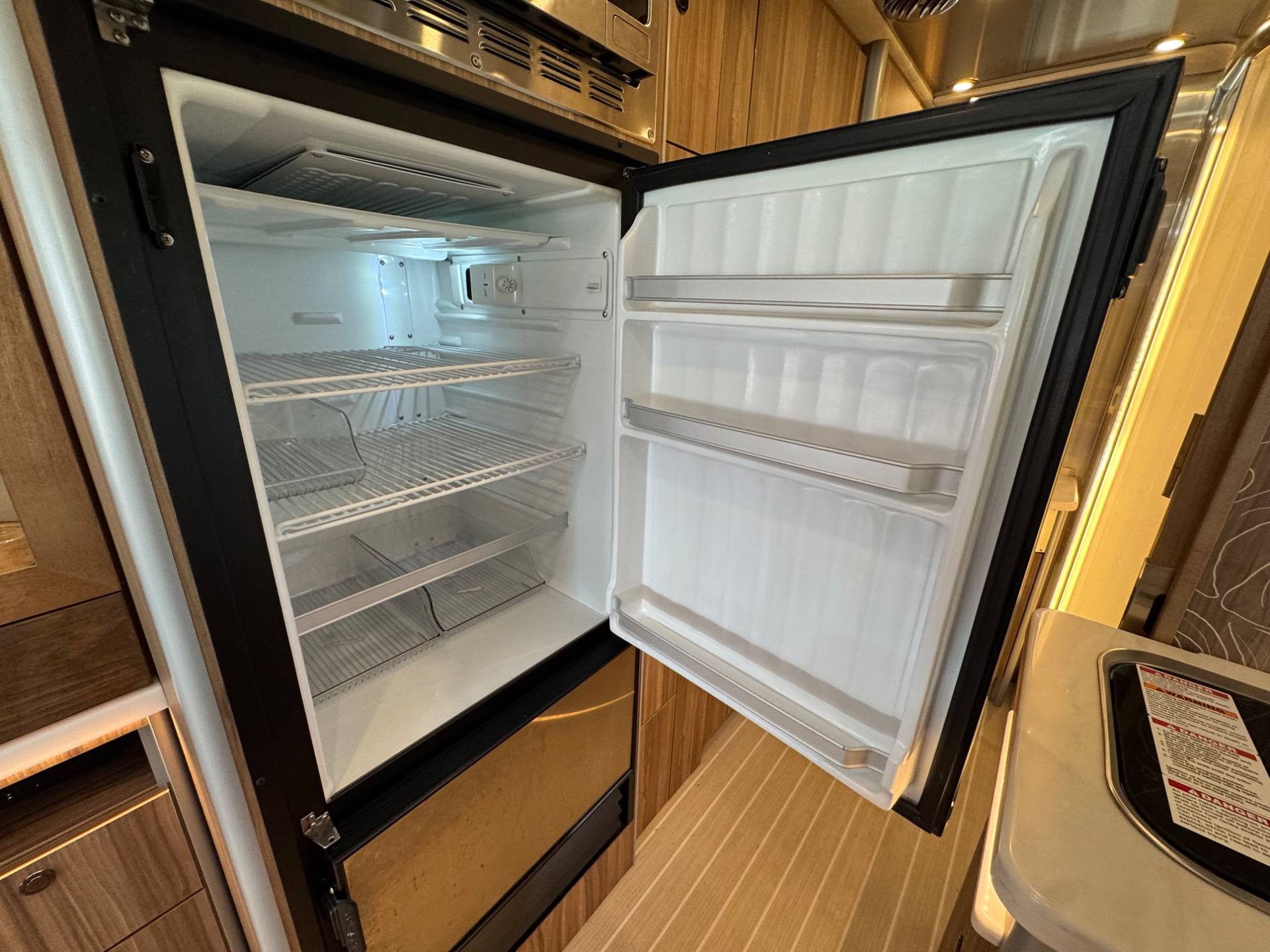 2022 Airstream 2022 Airstream Atlas - thumbnail 14