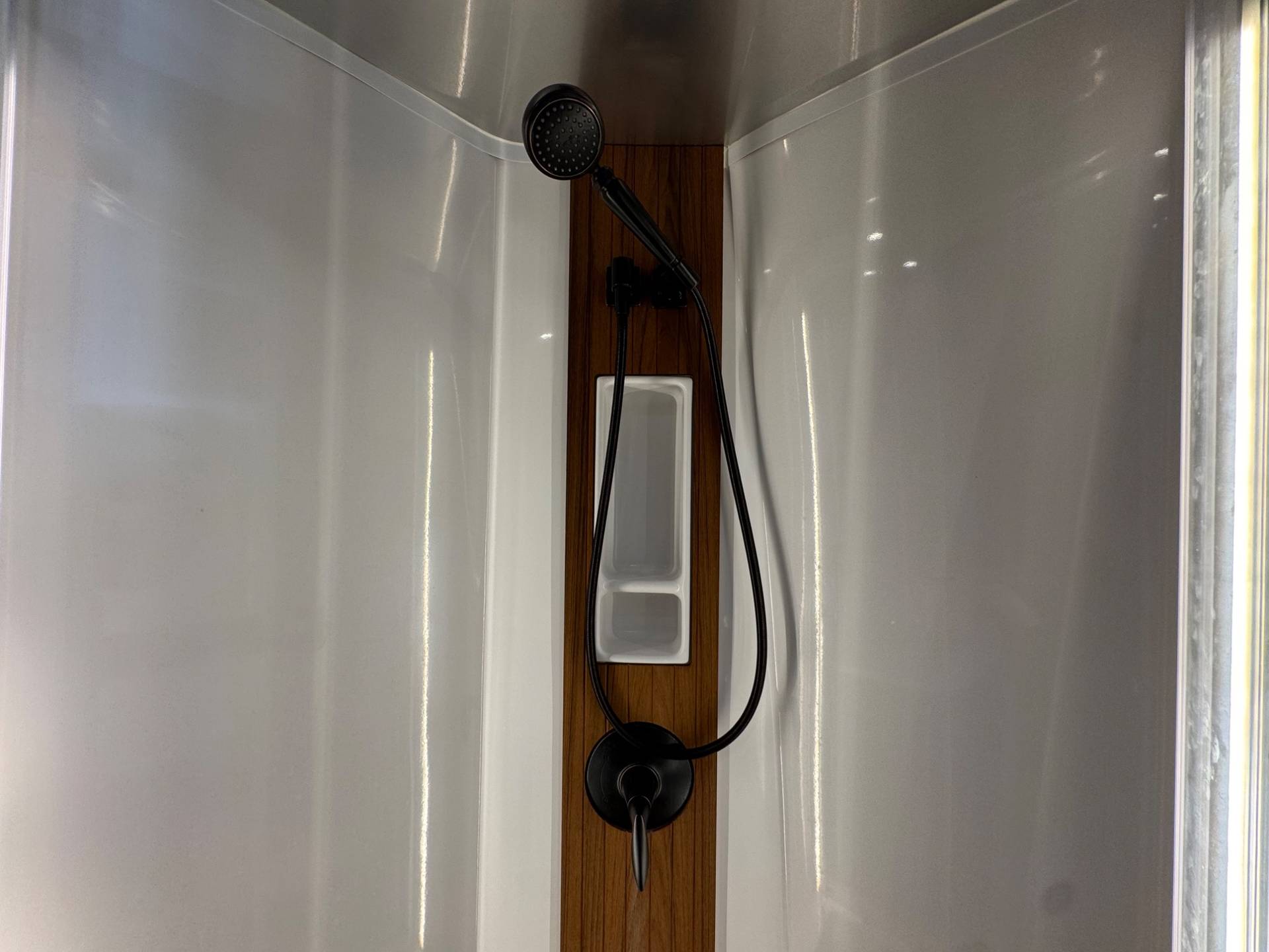 2022 Airstream 2022 Airstream Atlas - thumbnail 24