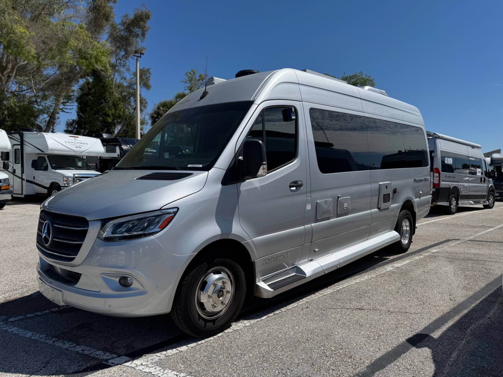 2023 Pleasure-Way 2023 Pleasure-Way Plateau - thumbnail 2