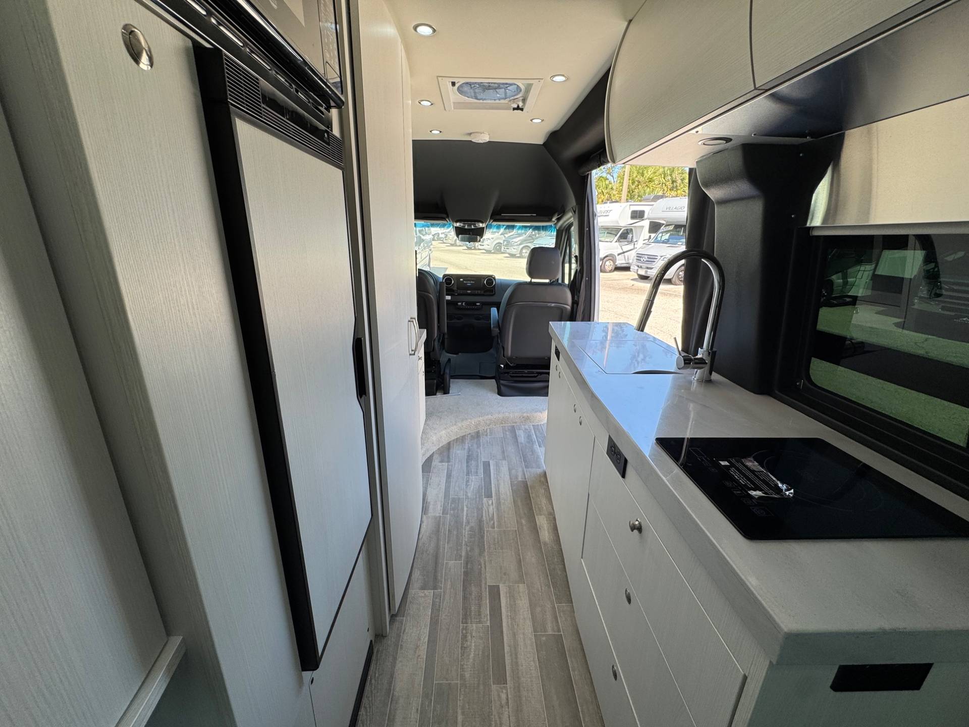 2023 Pleasure-Way 2023 Pleasure-Way Plateau - thumbnail 7