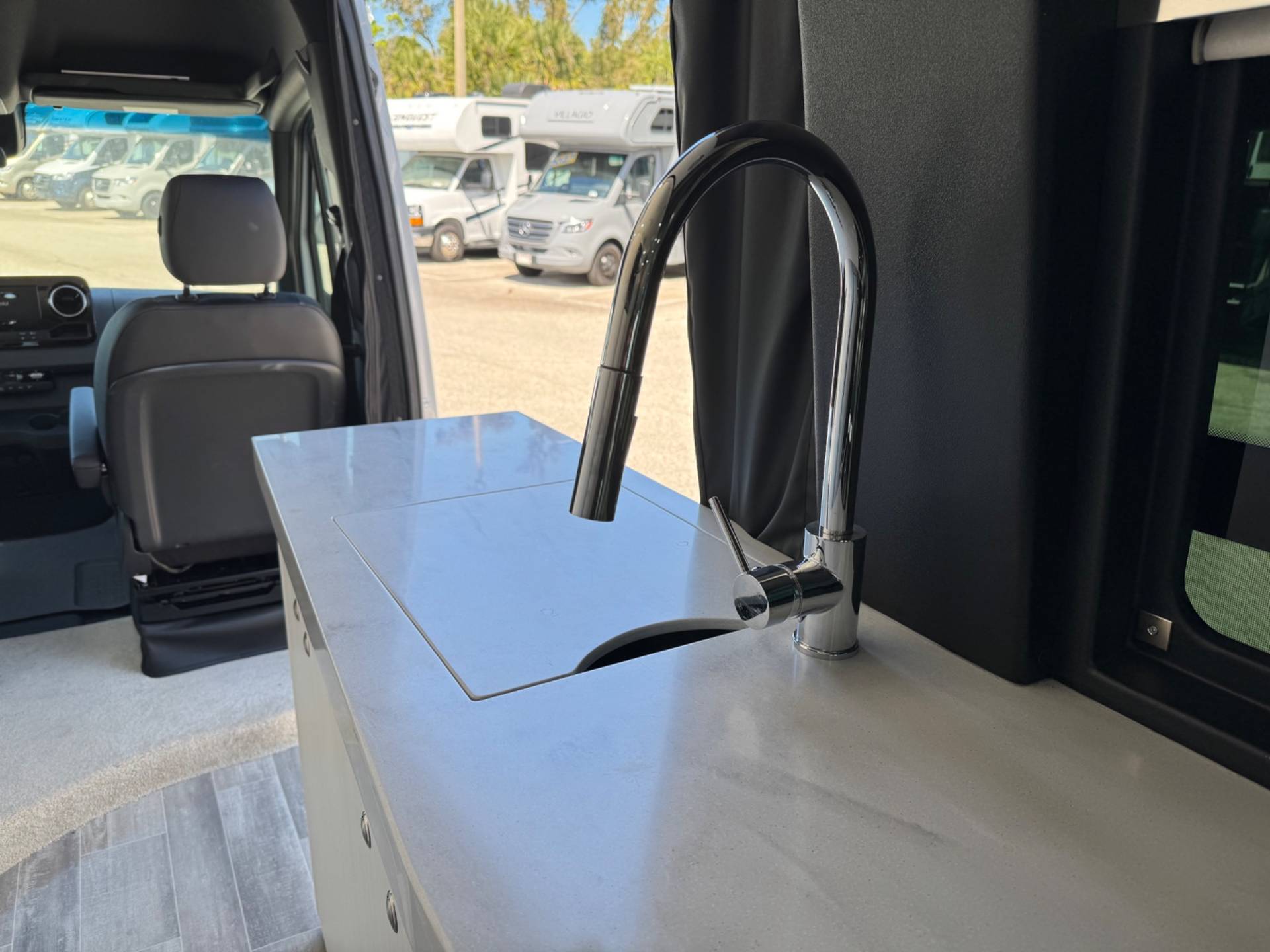 2023 Pleasure-Way 2023 Pleasure-Way Plateau - thumbnail 10