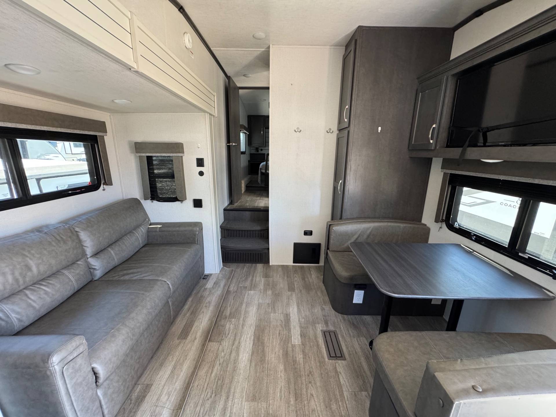 2024 Keystone RV 2024 Keystone RV Cougar Sport - thumbnail 6