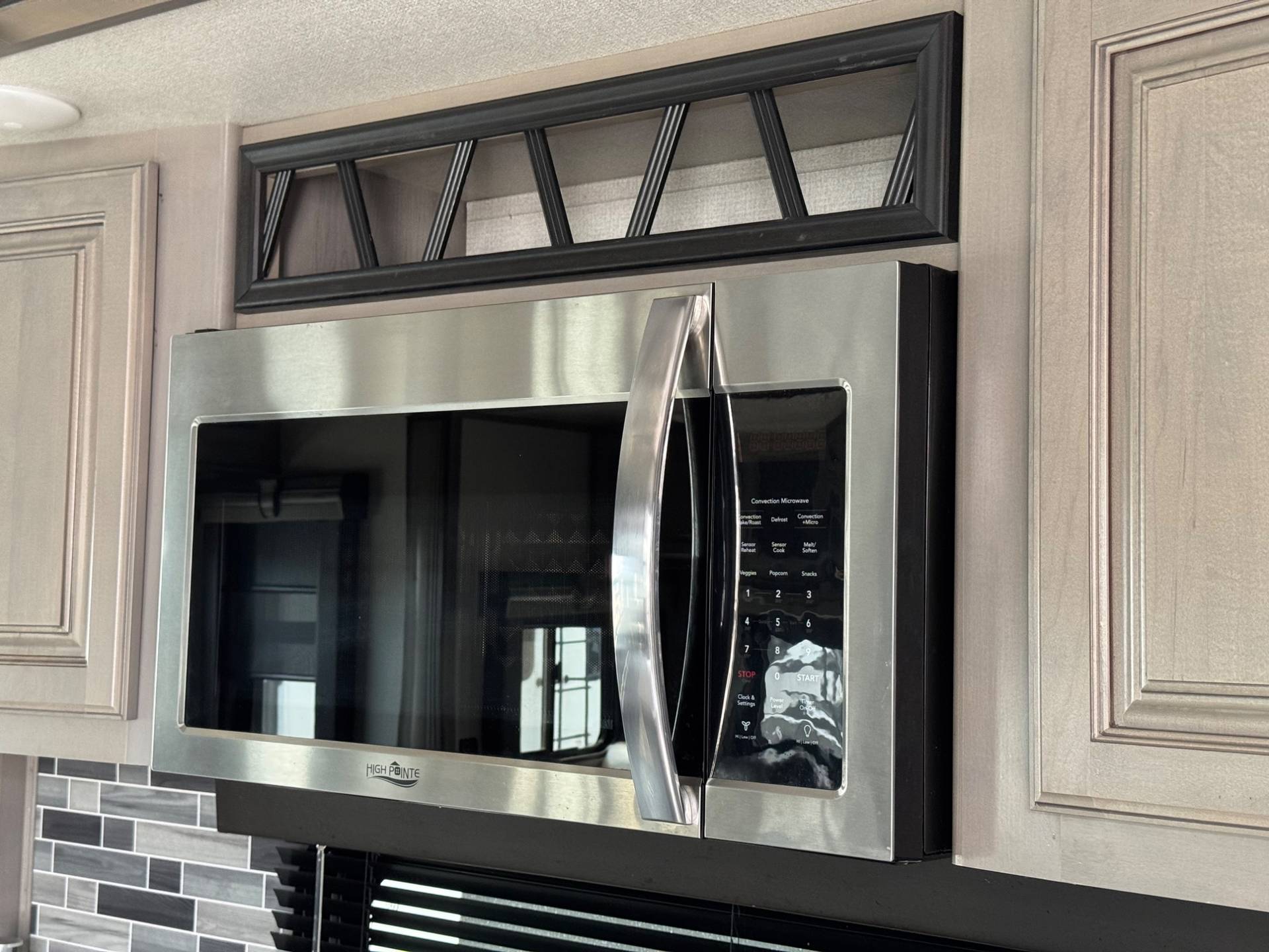 2021 KEYSTONE RV 2021 KEYSTONE RV MONTANA - thumbnail 11