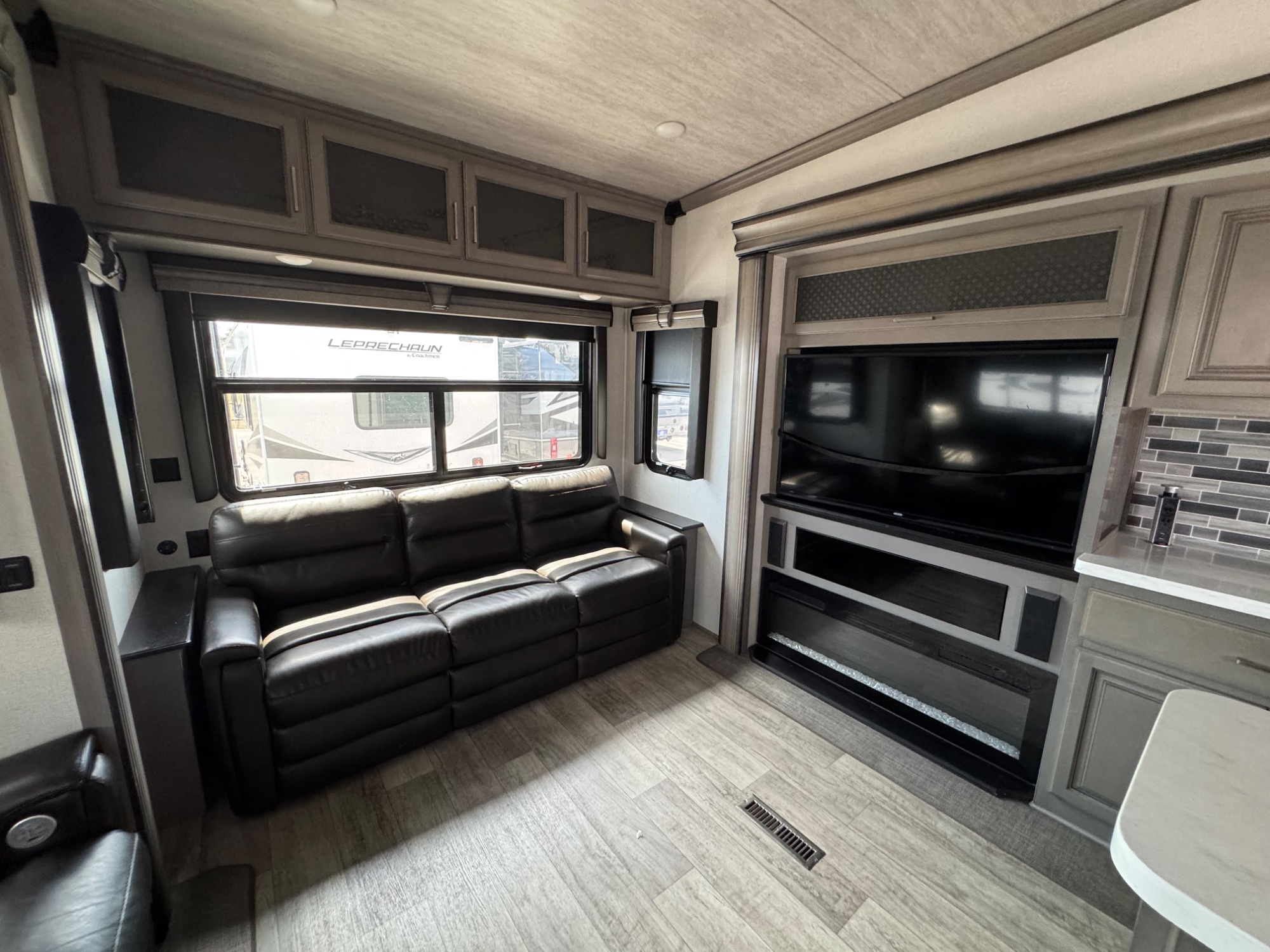 2021 KEYSTONE RV 2021 KEYSTONE RV MONTANA - thumbnail 15