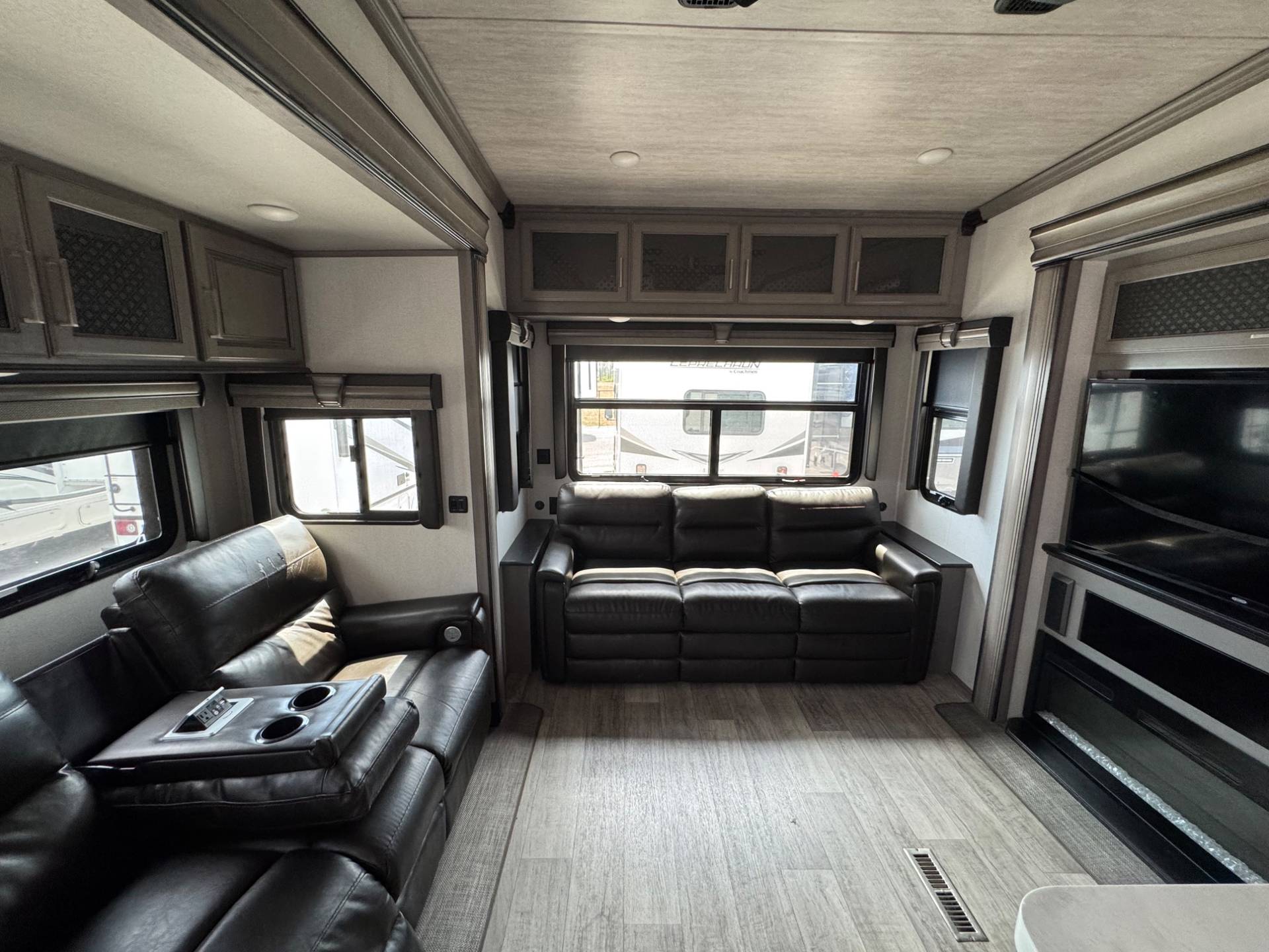 2021 KEYSTONE RV 2021 KEYSTONE RV MONTANA - thumbnail 16