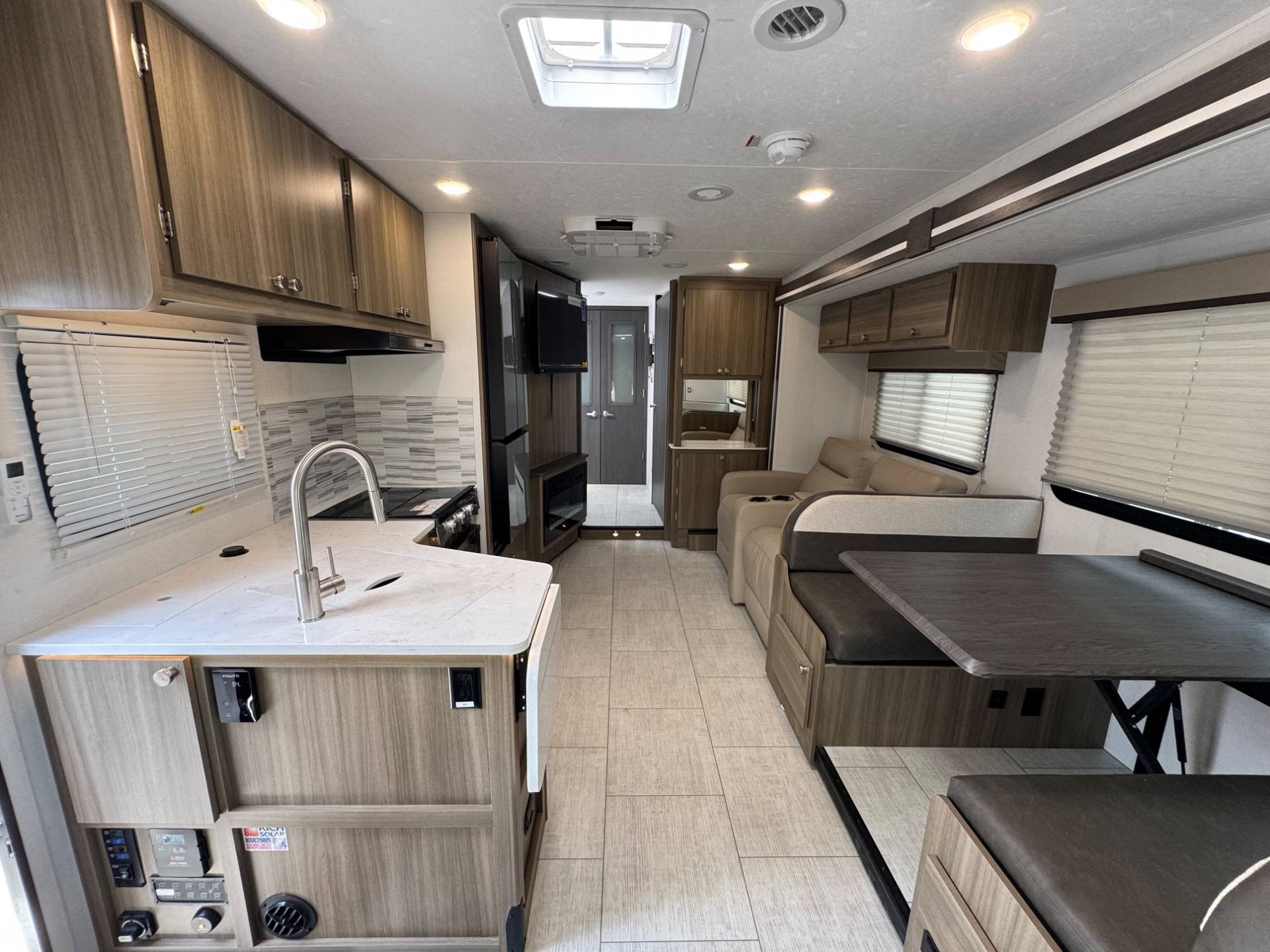 2026 Coachmen 2026 Coachmen Freelander - thumbnail 7