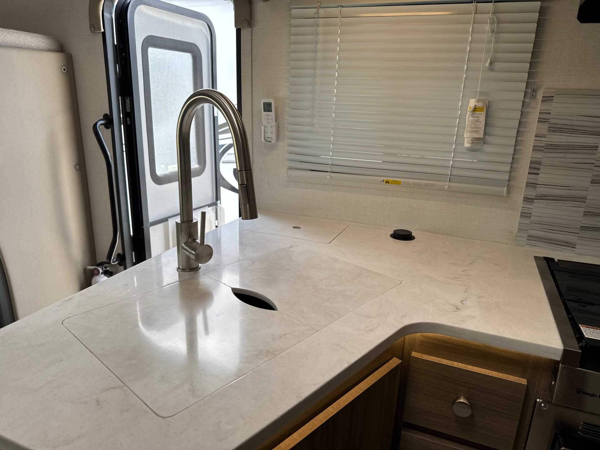 2026 Coachmen 2026 Coachmen Freelander - thumbnail 11