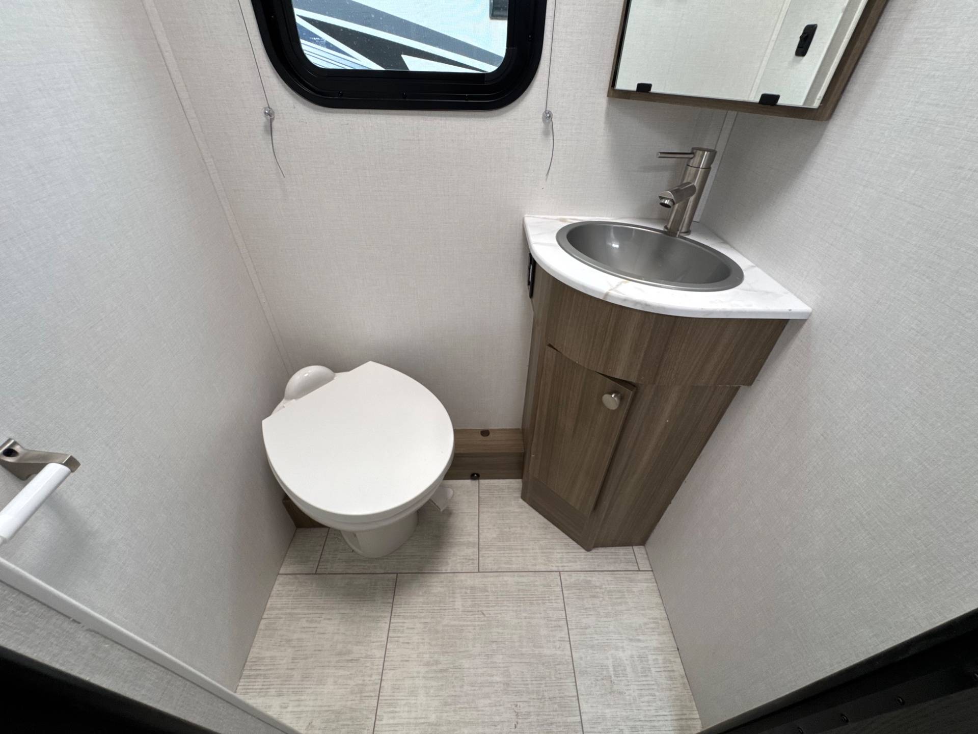 2026 Coachmen 2026 Coachmen Freelander - thumbnail 25