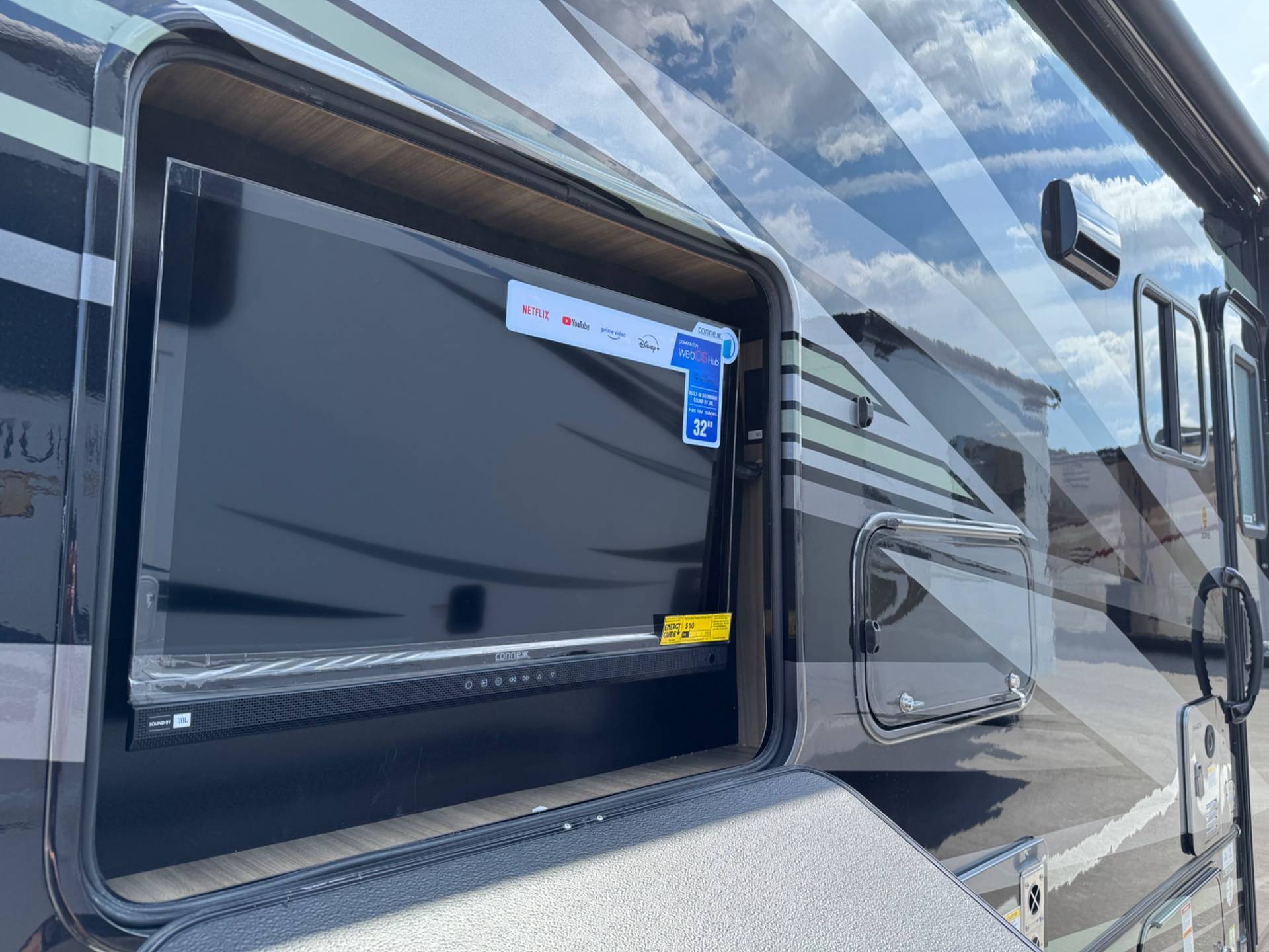 2026 Coachmen 2026 Coachmen Freelander - thumbnail 34