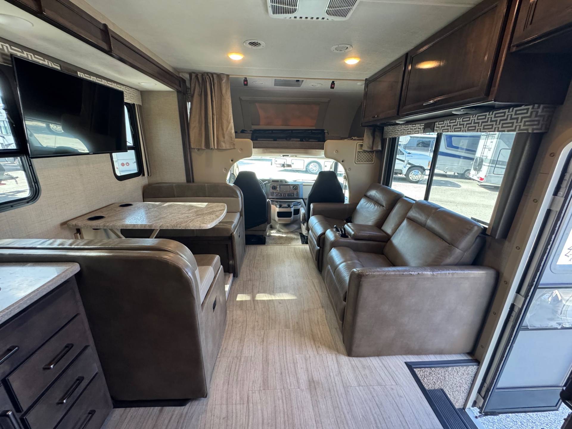 2020 Thor Motor Coach 2020 Thor Motor Coach Quantum - thumbnail 7