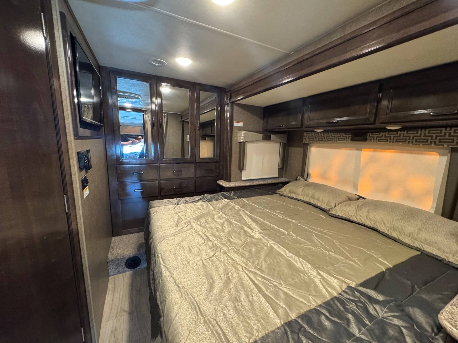 2020 Thor Motor Coach 2020 Thor Motor Coach Quantum - thumbnail 17