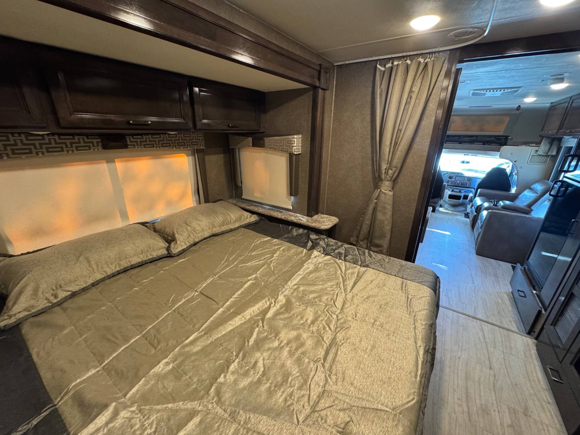 2020 Thor Motor Coach 2020 Thor Motor Coach Quantum - thumbnail 18