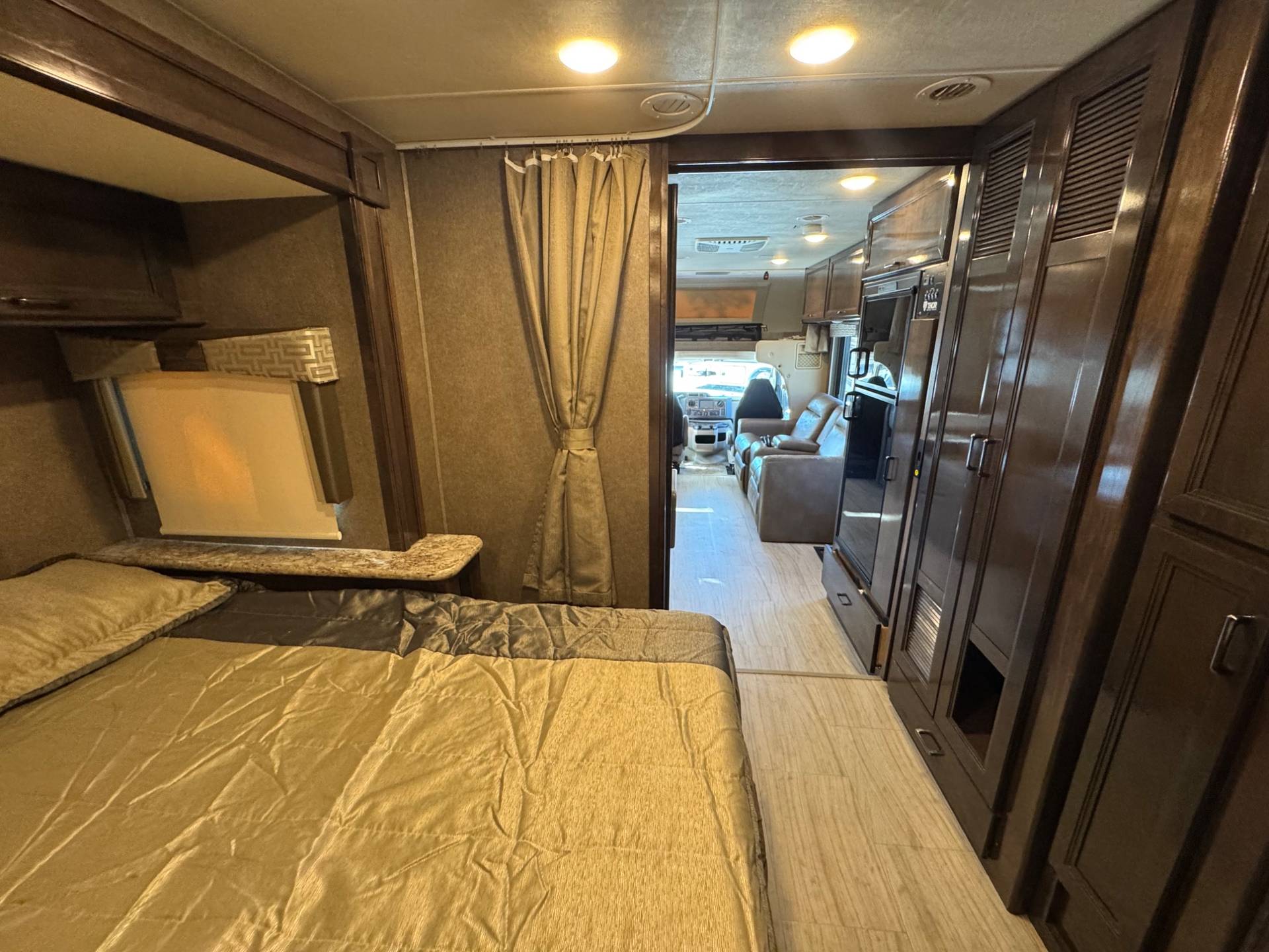 2020 Thor Motor Coach 2020 Thor Motor Coach Quantum - thumbnail 19