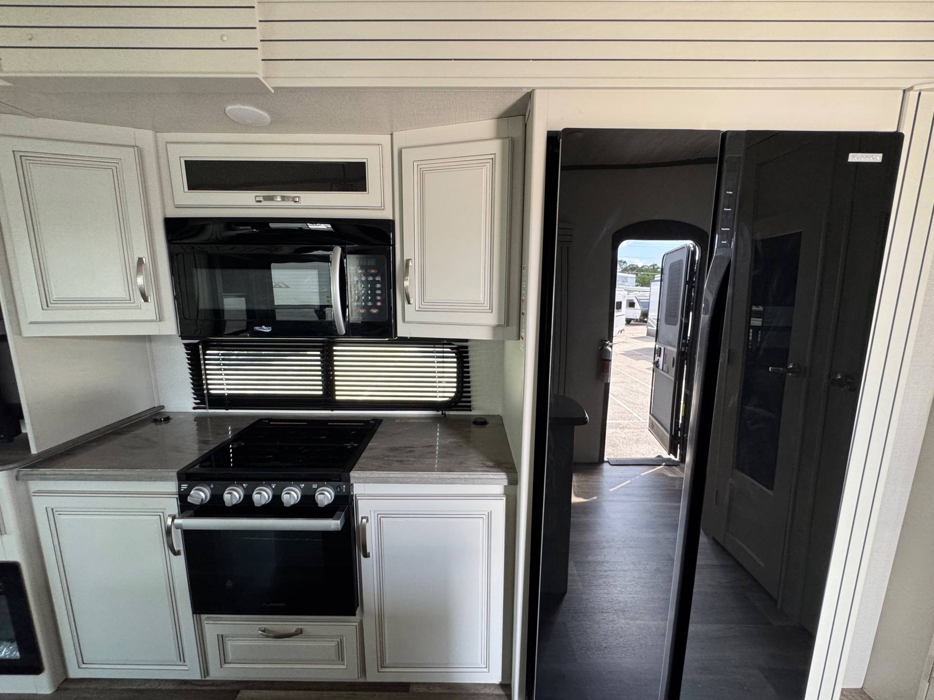 2023 KEYSTONE RV 2023 KEYSTONE RV COUGAR - thumbnail 9