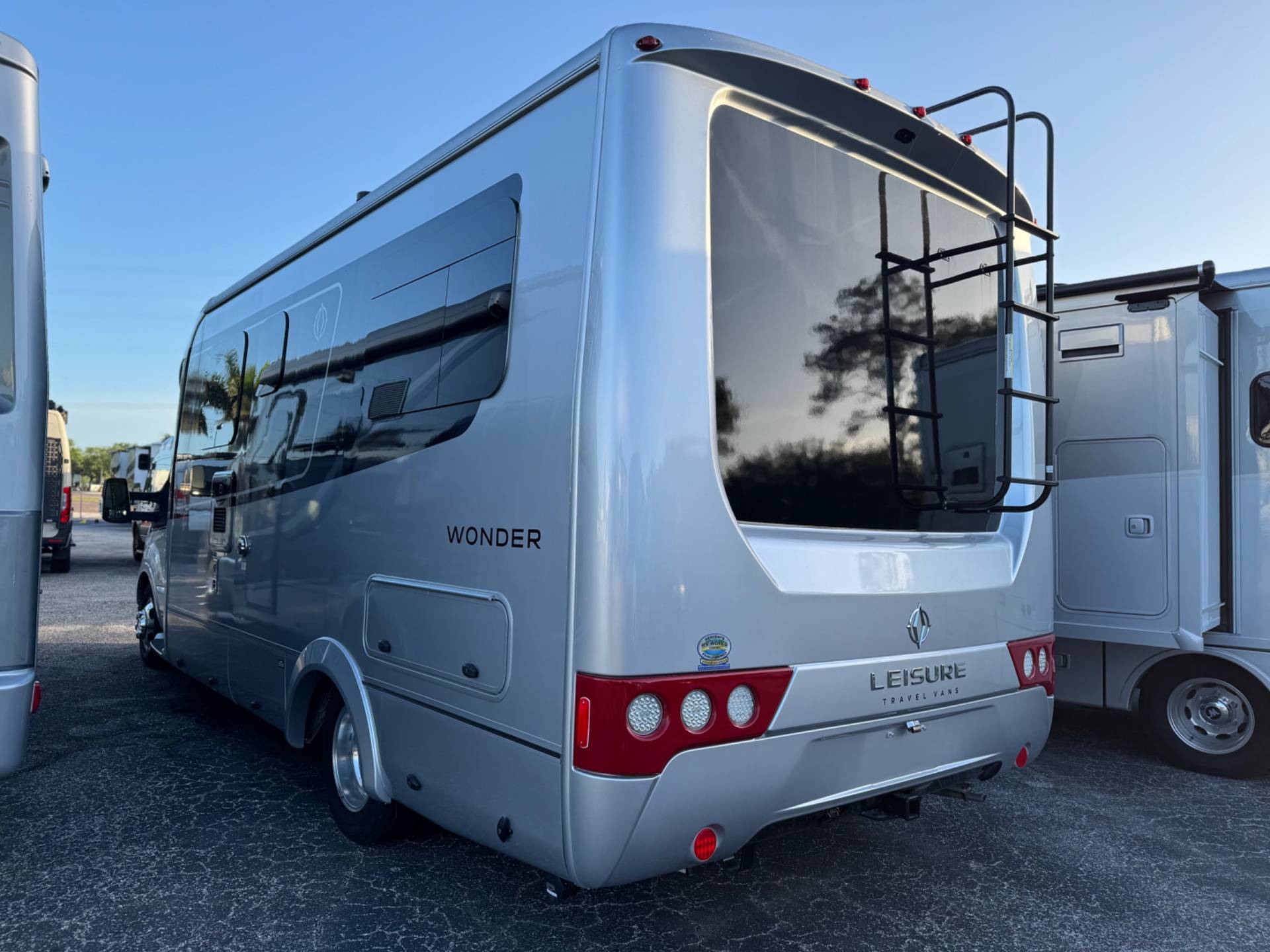 2025 Leisure Travel Vans 2025 Leisure Travel Vans Wonder - thumbnail 4