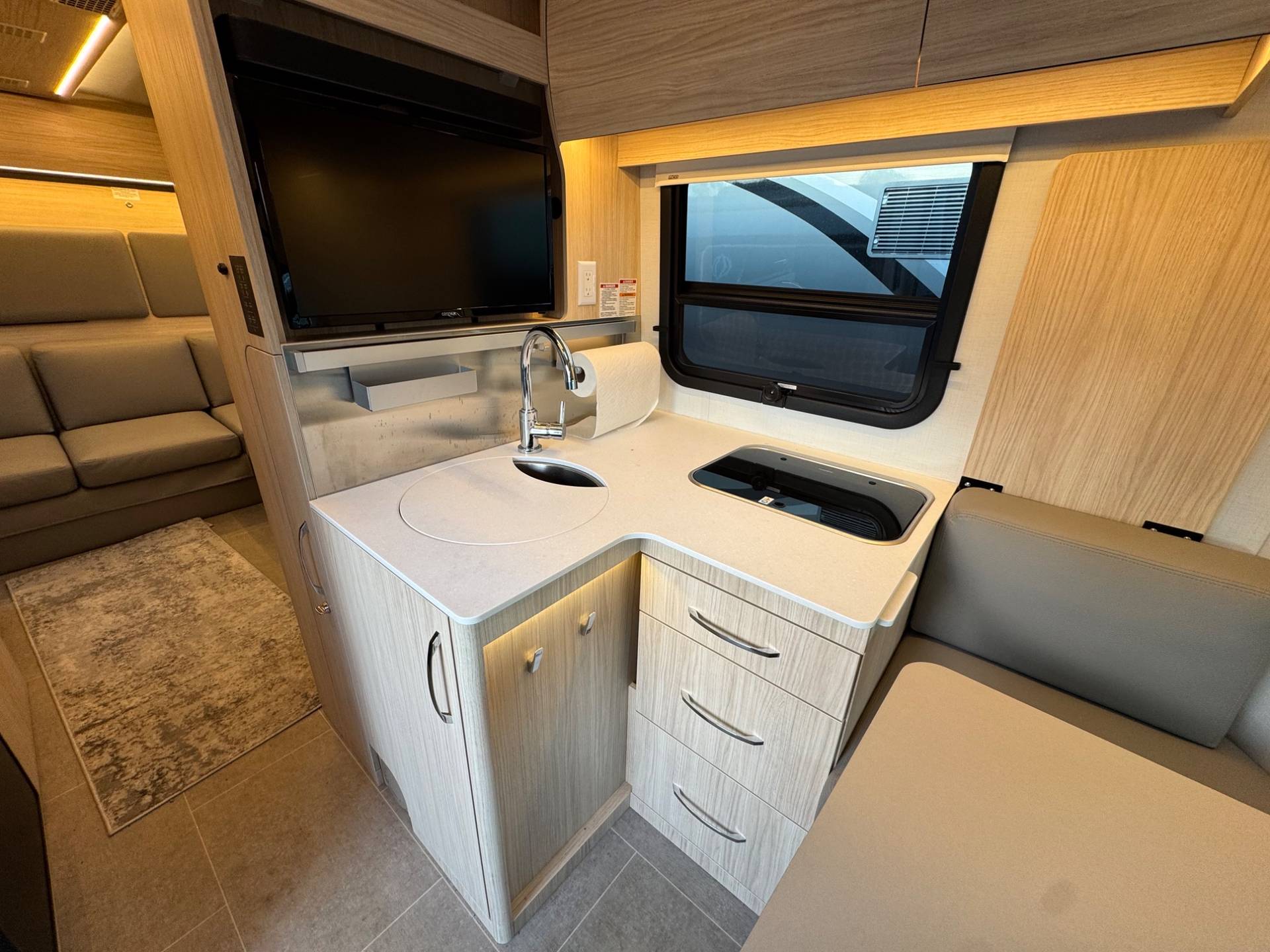 2025 Leisure Travel Vans 2025 Leisure Travel Vans Wonder - thumbnail 9