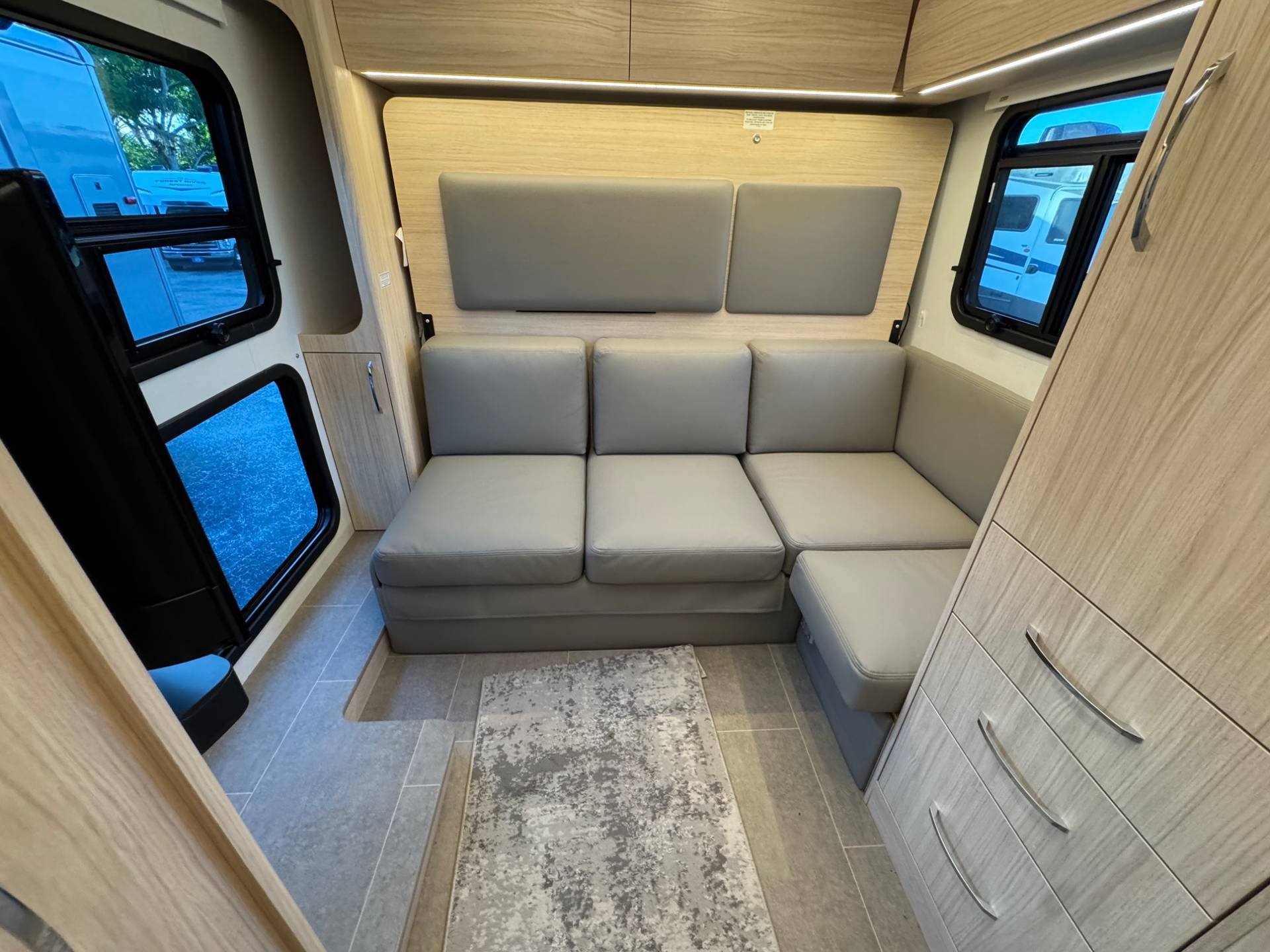 2025 Leisure Travel Vans 2025 Leisure Travel Vans Wonder - thumbnail 18