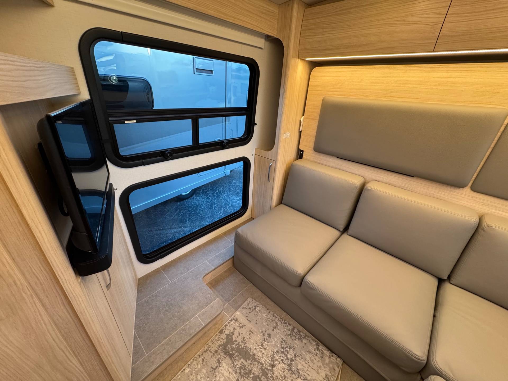 2025 Leisure Travel Vans 2025 Leisure Travel Vans Wonder - thumbnail 19