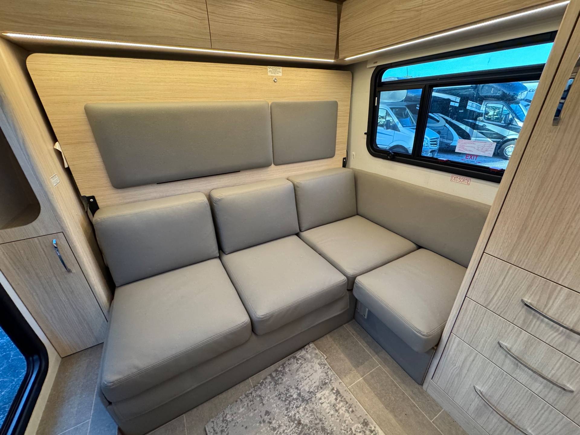 2025 Leisure Travel Vans 2025 Leisure Travel Vans Wonder - thumbnail 20