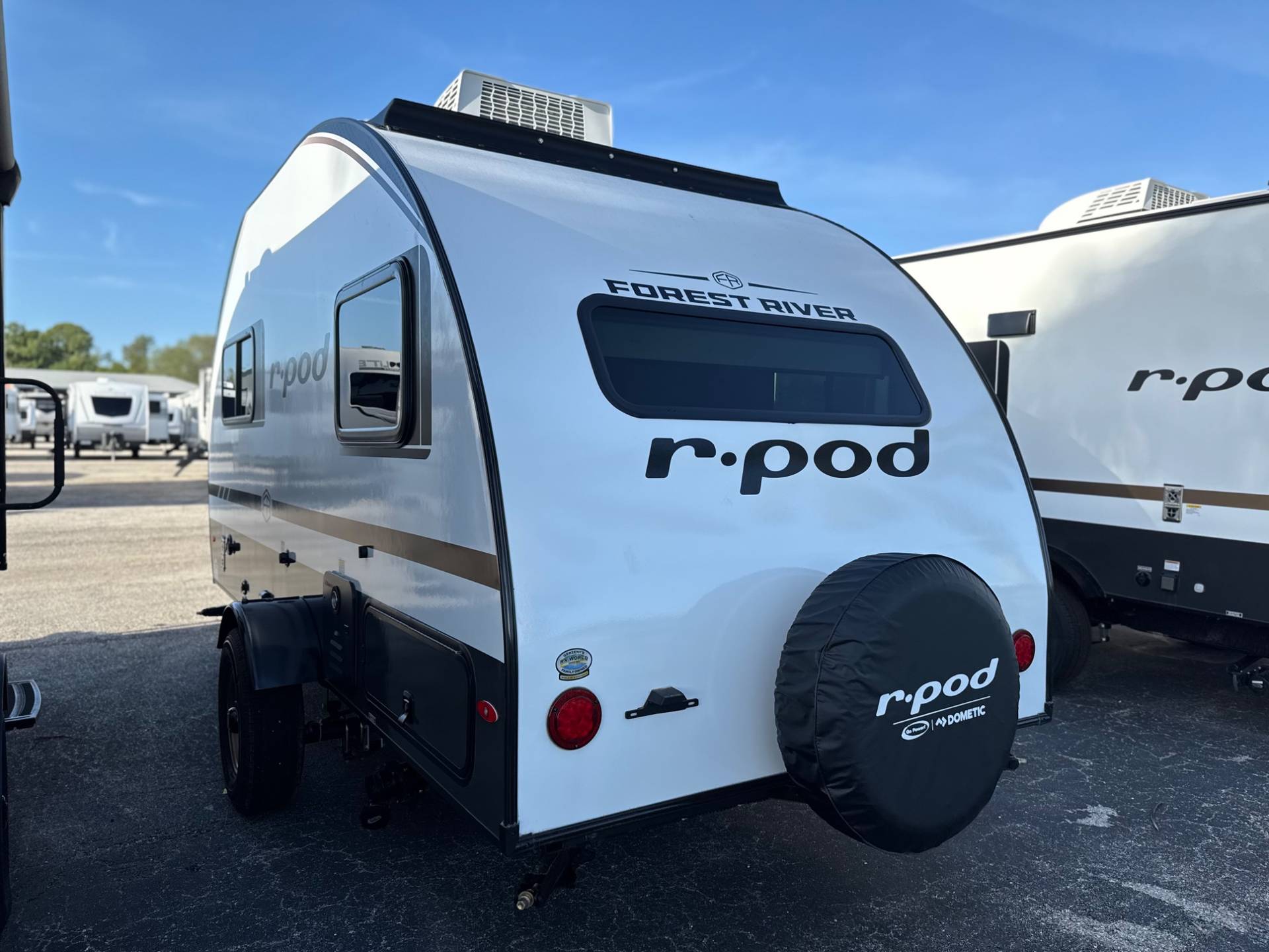 2026 Forest River 2026 Forest River r-pod - thumbnail 4