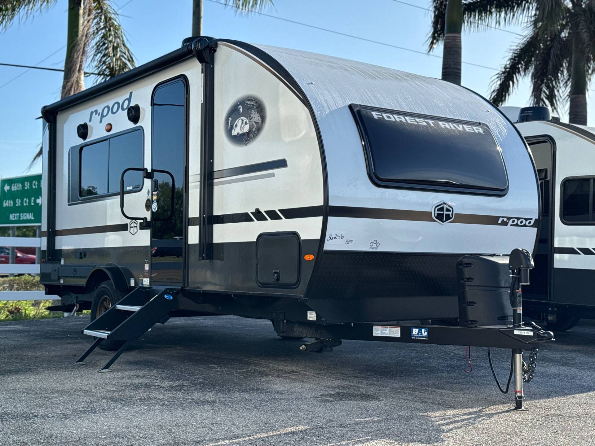 2026 Forest River 2026 Forest River r-pod - thumbnail 1