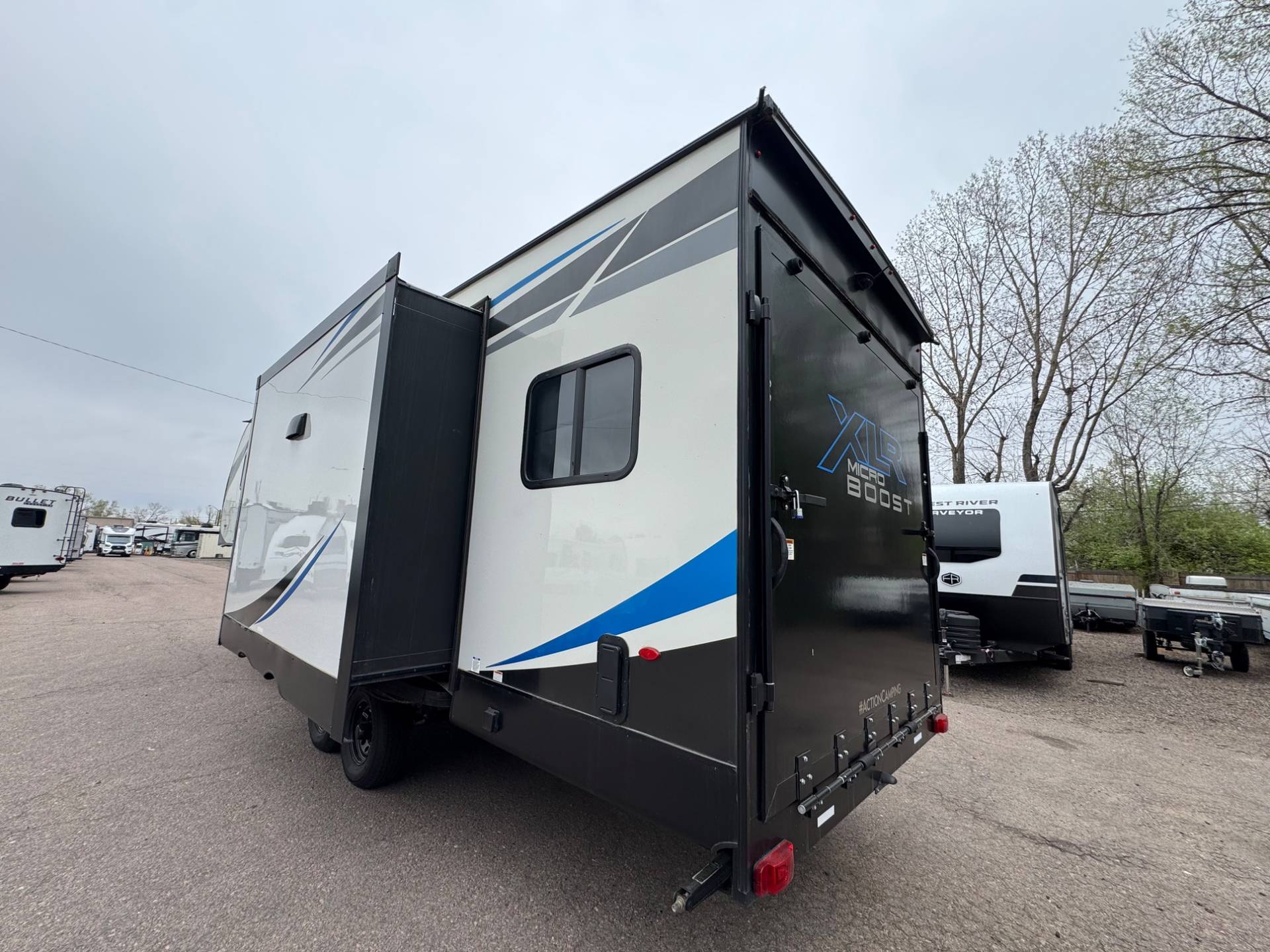 2022 Forest River 2022 Forest River XLR Micro Boost - thumbnail 3