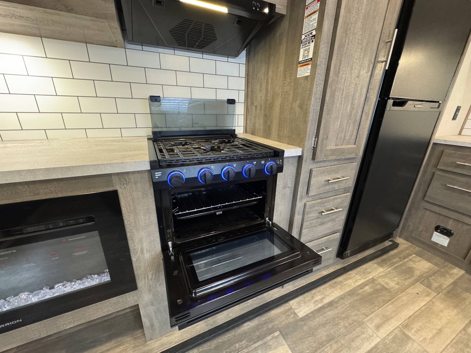 2022 Forest River 2022 Forest River XLR Micro Boost - thumbnail 18