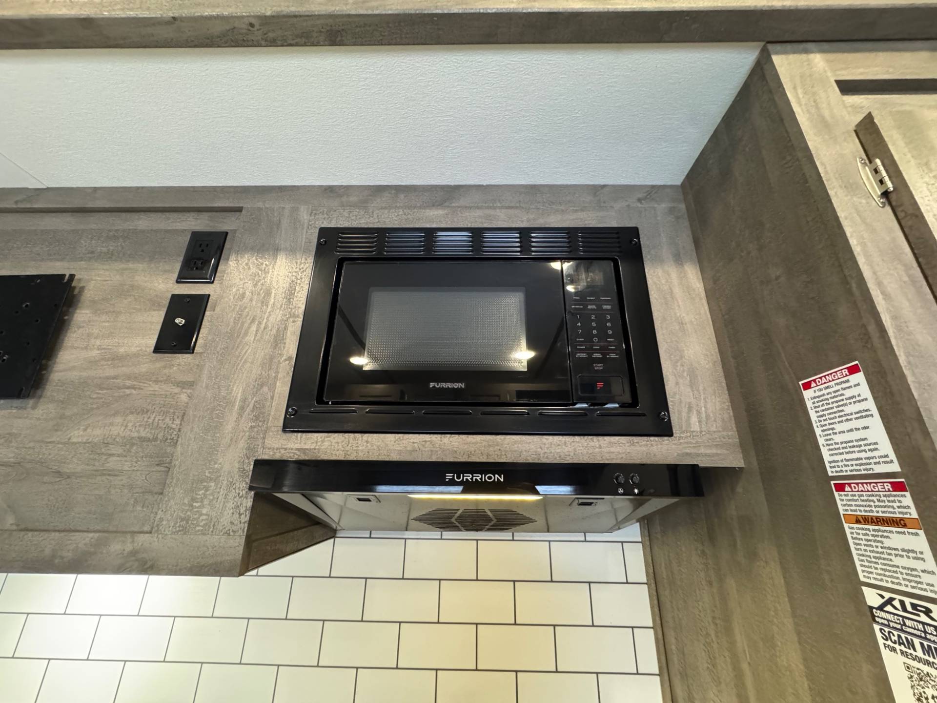 2022 Forest River 2022 Forest River XLR Micro Boost - thumbnail 19