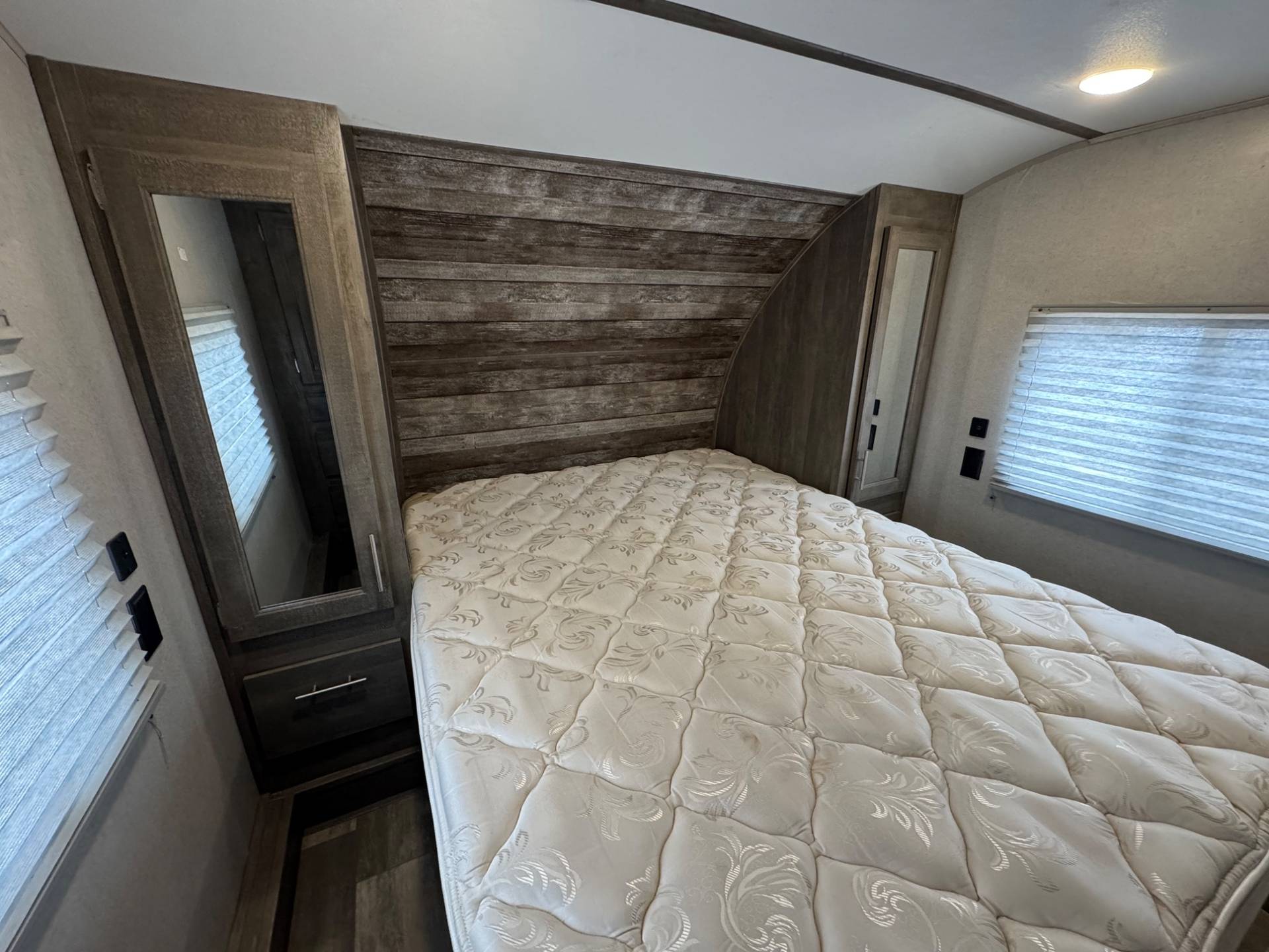 2022 Forest River 2022 Forest River XLR Micro Boost - thumbnail 27