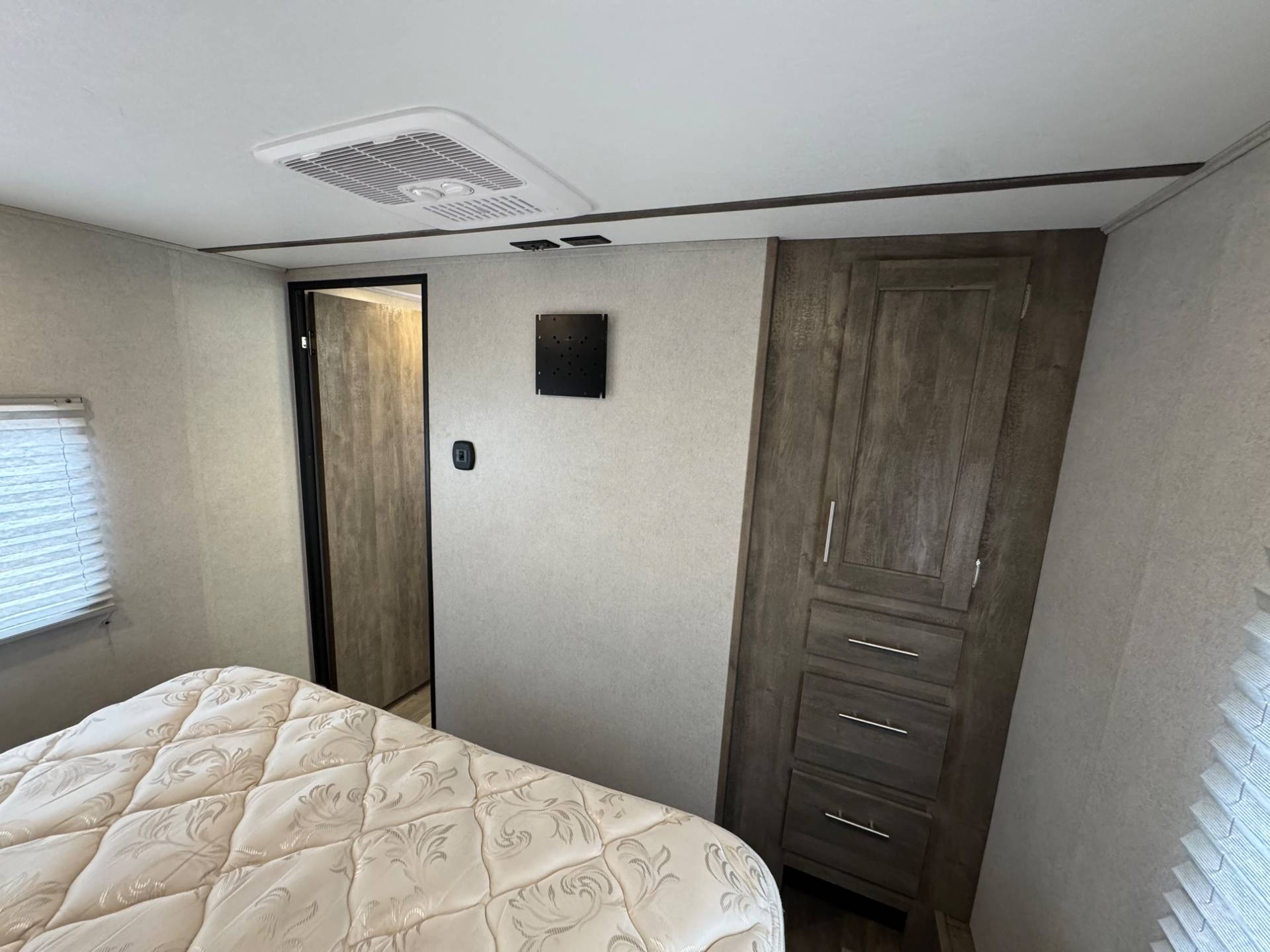 2022 Forest River 2022 Forest River XLR Micro Boost - thumbnail 28