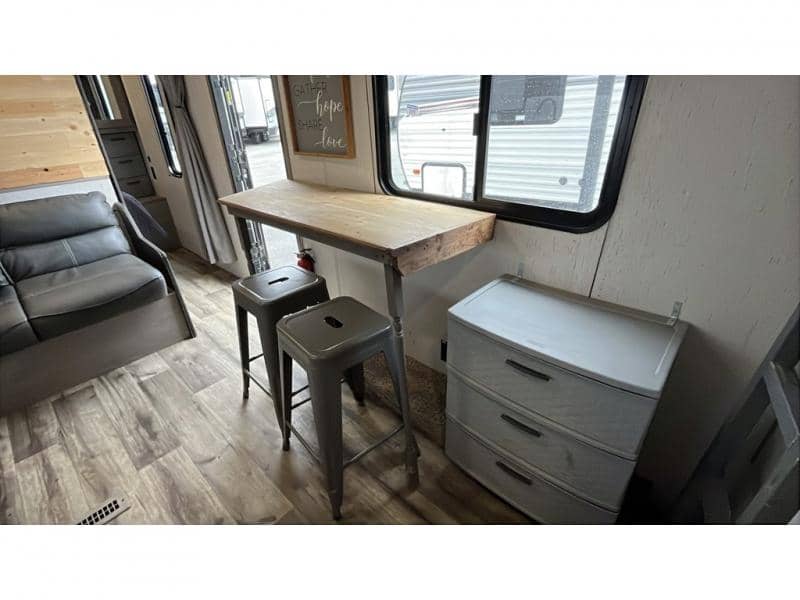 2022 Coleman 2022 Coleman Lantern LT Series - thumbnail 16