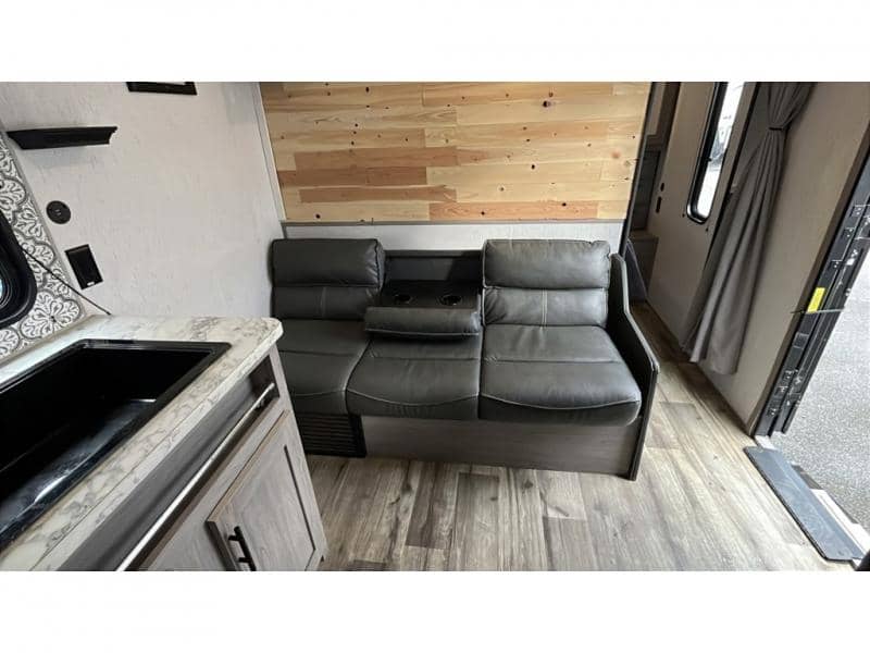 2022 Coleman 2022 Coleman Lantern LT Series - thumbnail 19