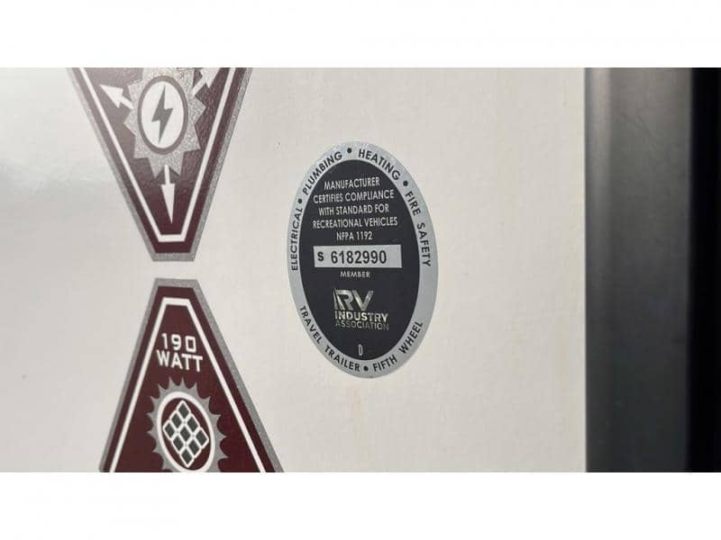 2021 Dutchmen 2021 Dutchmen Coleman Rubicon - thumbnail 9