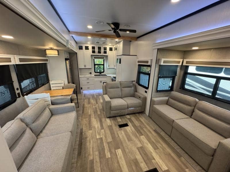 2023 Forest River 2023 Forest River Cedar Creek - thumbnail 12