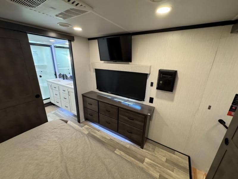 2023 Forest River 2023 Forest River Cedar Creek - thumbnail 25