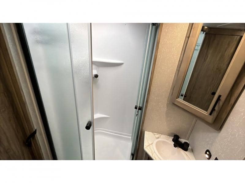 2021 Forest River 2021 Forest River Cherokee Alpha Wolf - thumbnail 17