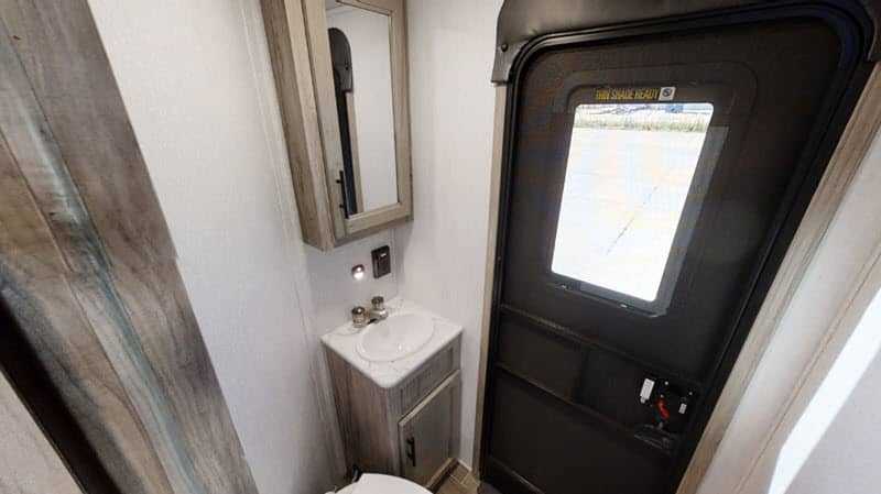 2021 Forest River 2021 Forest River Cherokee Alpha Wolf - thumbnail 29